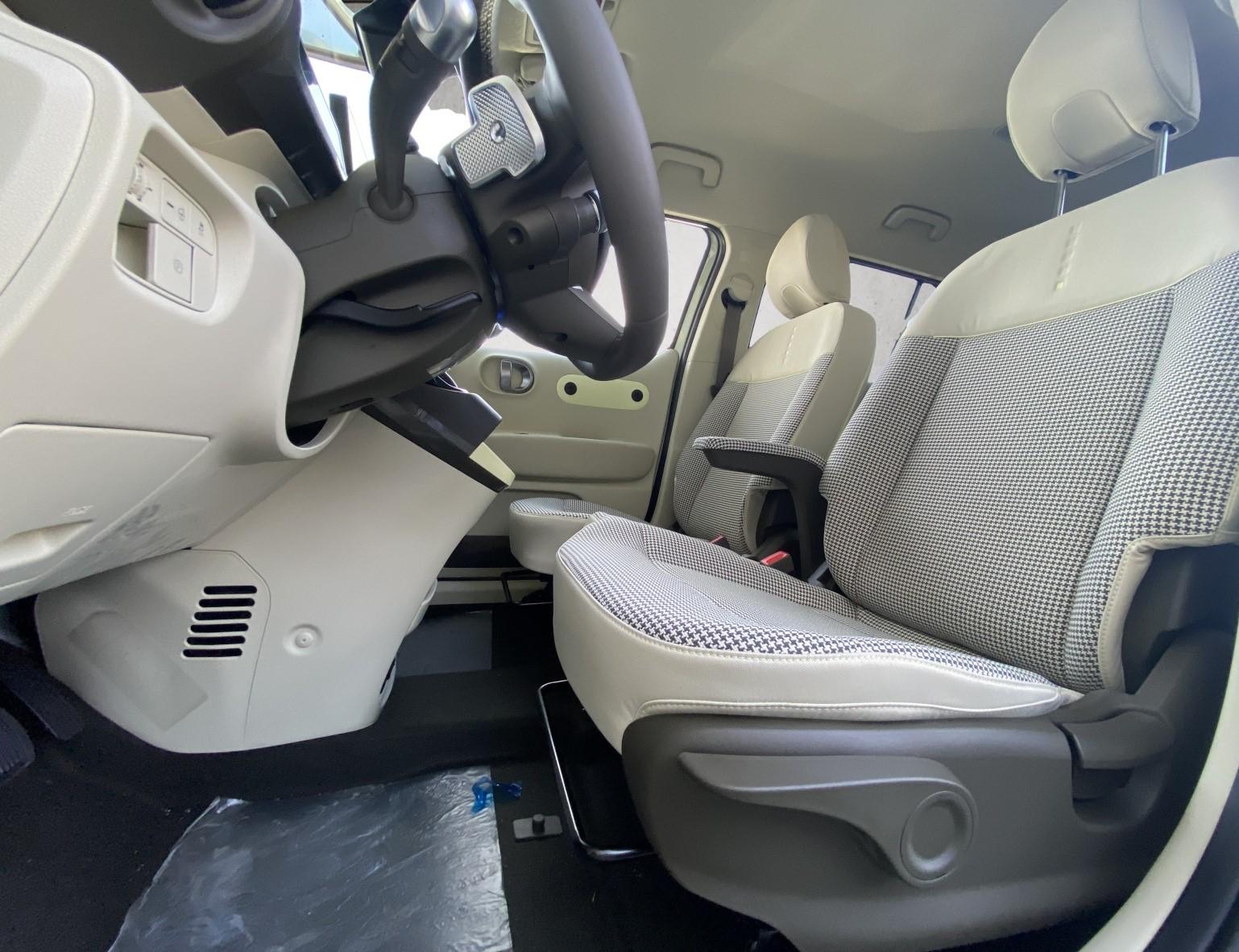 HYUNDAI Inster 49 kWh Electric Amplia-image-16