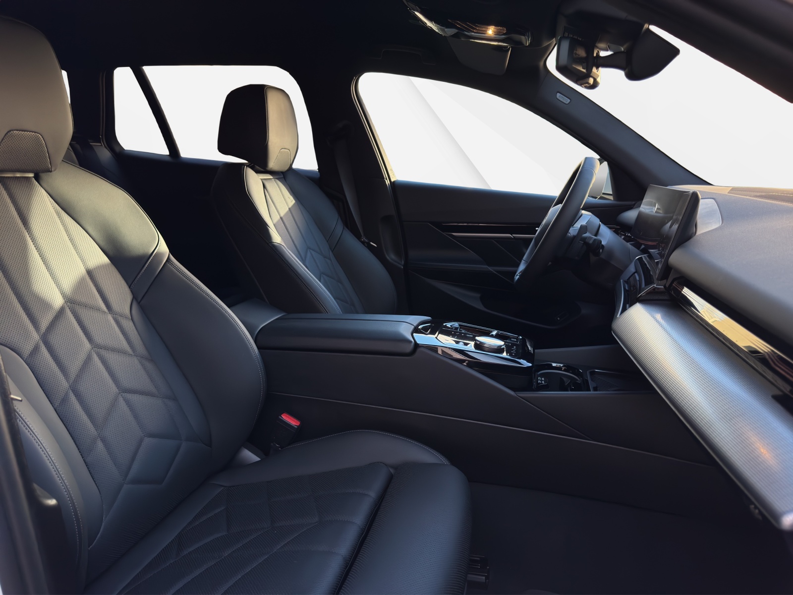 BMW 520d xDrive 48V Touring M Sport Steptronic-image-13