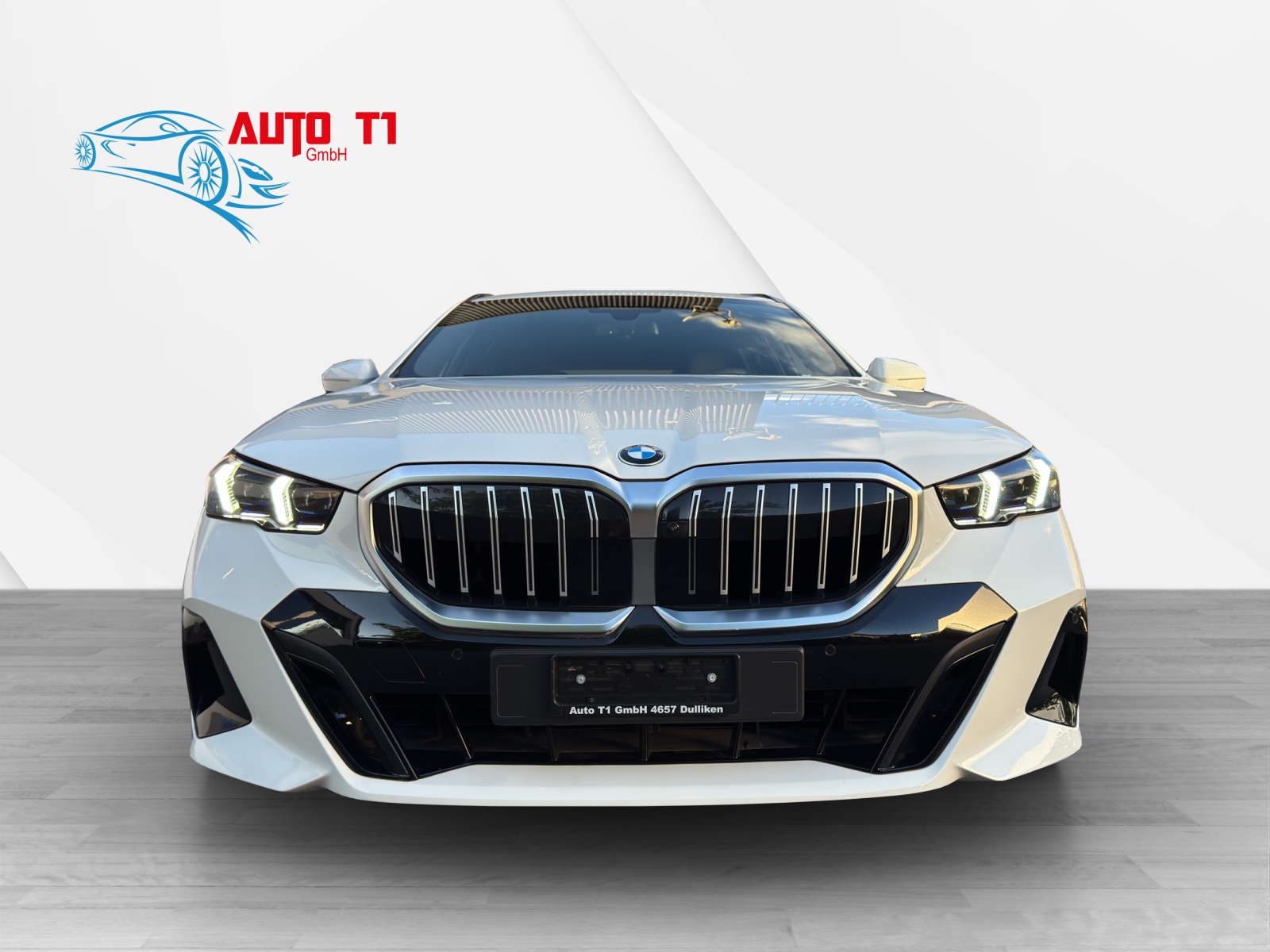 BMW 520d xDrive 48V Touring M Sport Steptronic-image-1