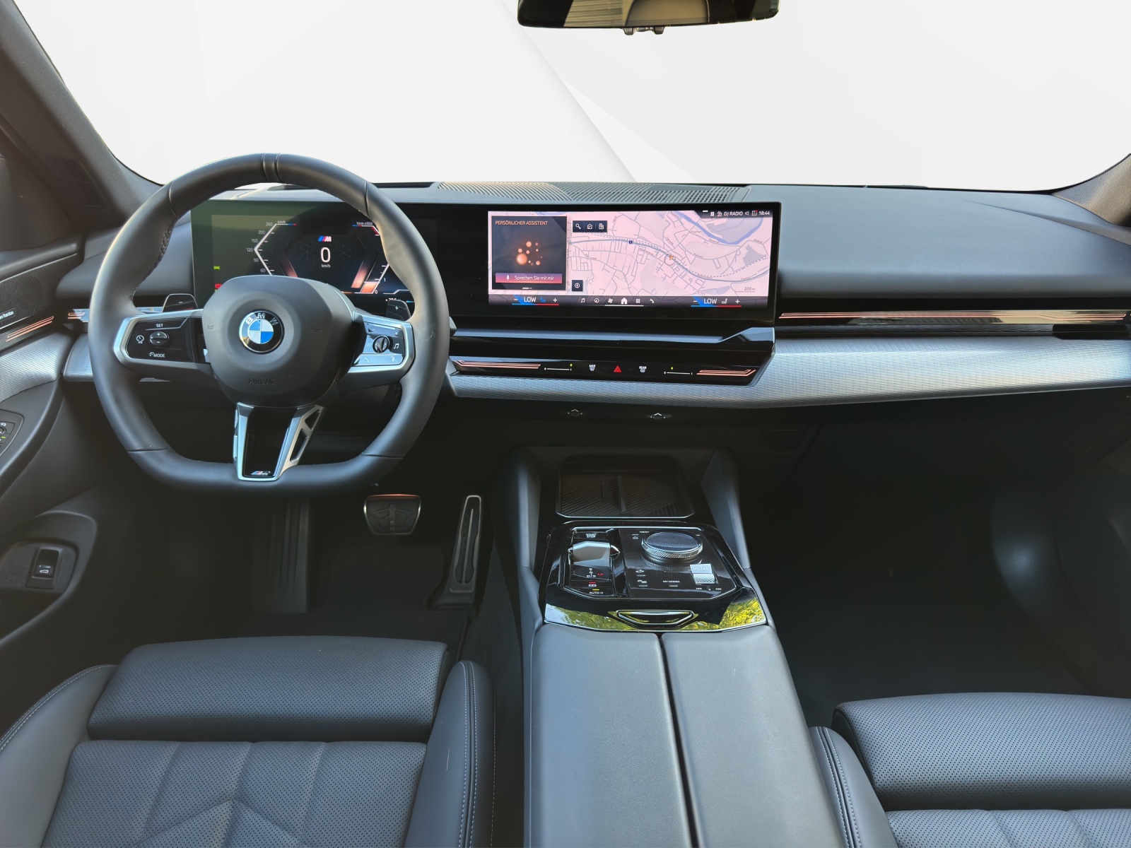 BMW 520d xDrive 48V Touring M Sport Steptronic-image-11
