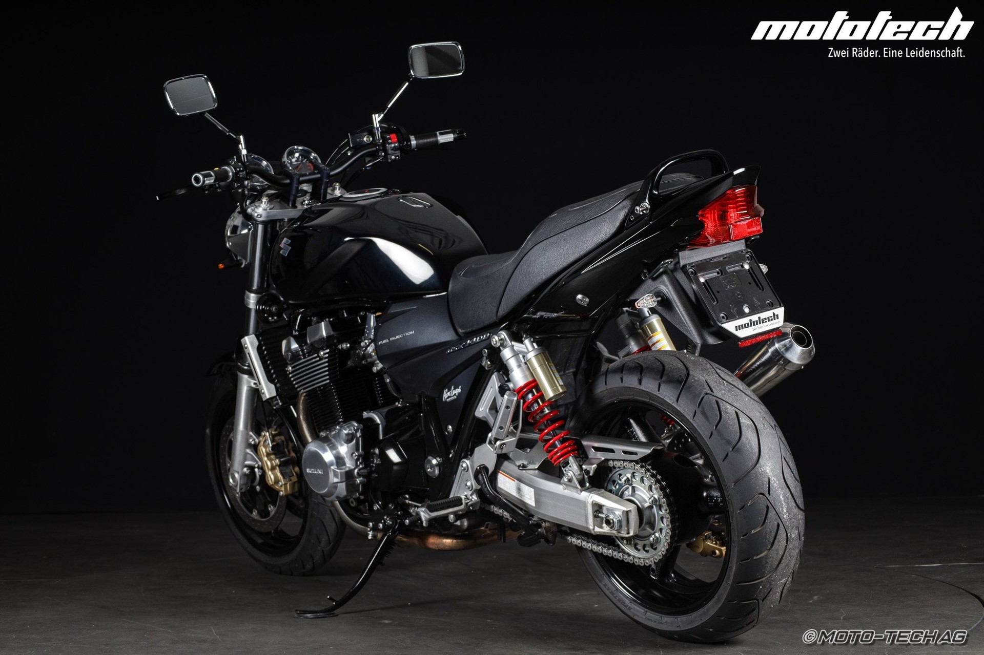 SUZUKI GSX 1400 BARACUDA-showroom-element-3