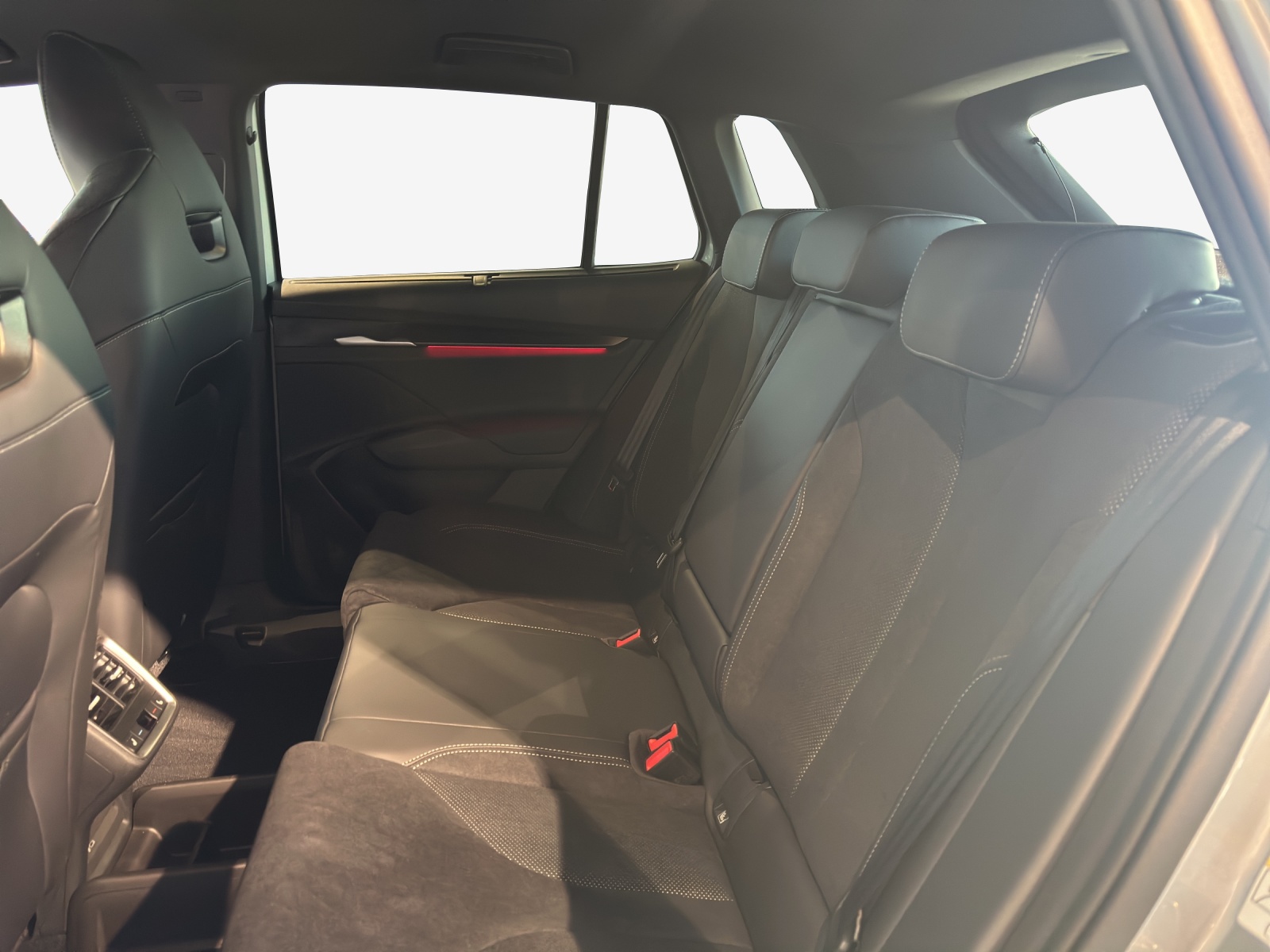 SKODA Elroq 85x Sportline 4x4-image-11