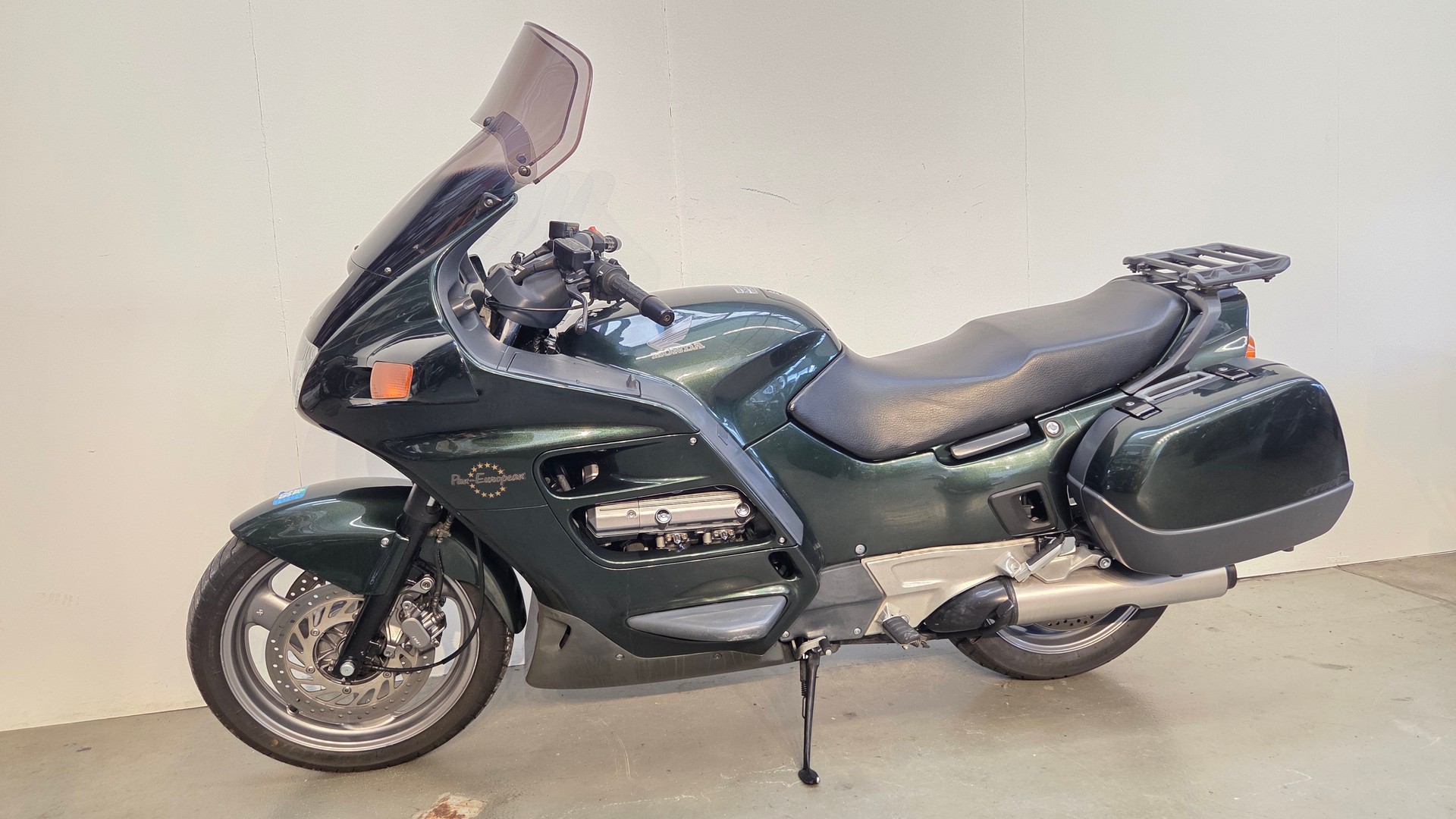 HONDA ST 1100 Pan-European-showroom-element-3
