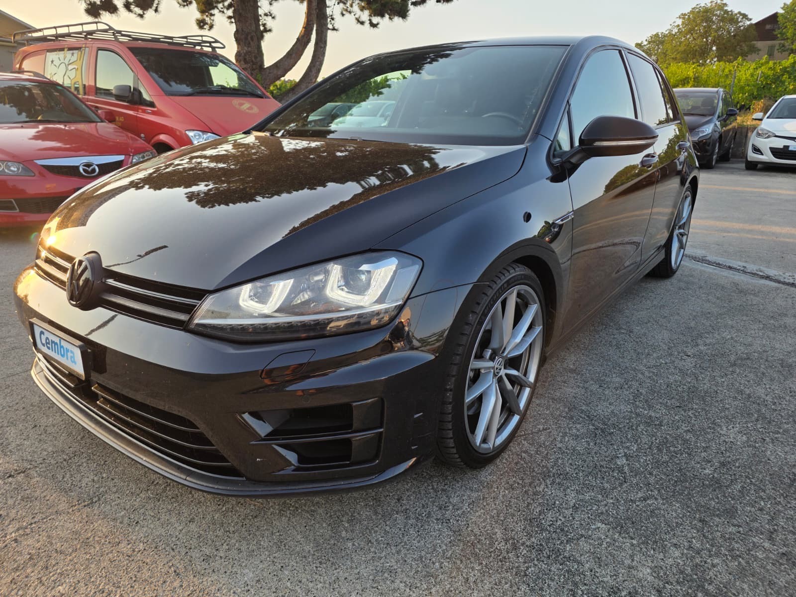VW Golf 2.0 TSI R 4Motion-image-14