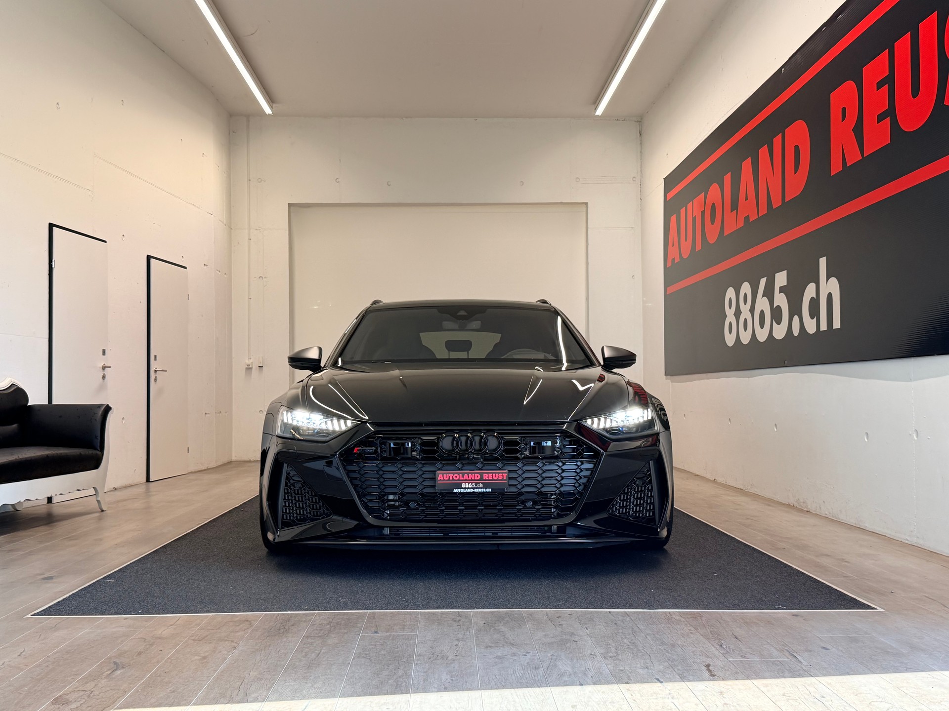 AUDI RS6 Avant 4.0 TFSI V8 Performance quattro-showroom-element-1