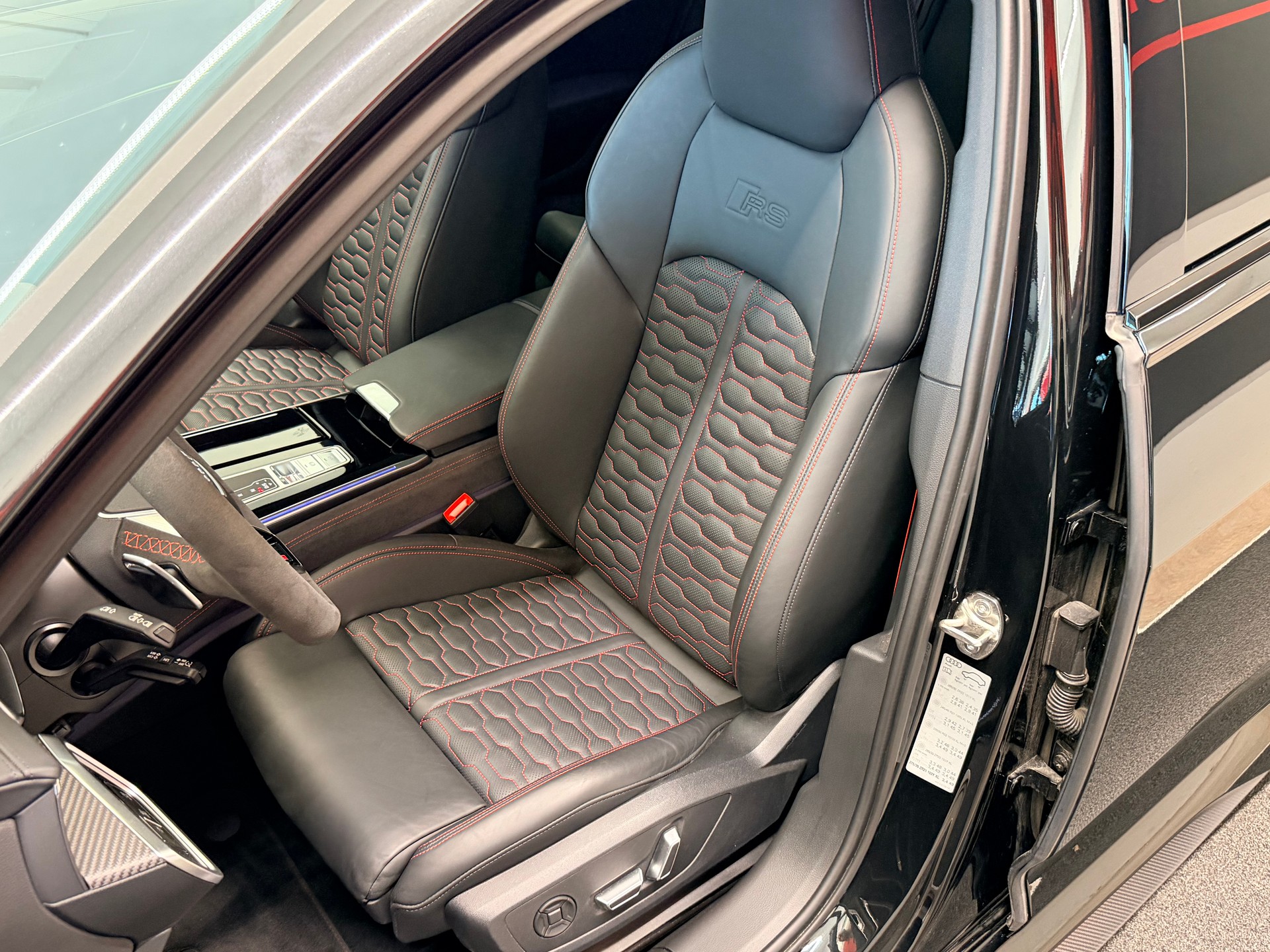 AUDI RS6 Avant 4.0 TFSI V8 Performance quattro-image-15