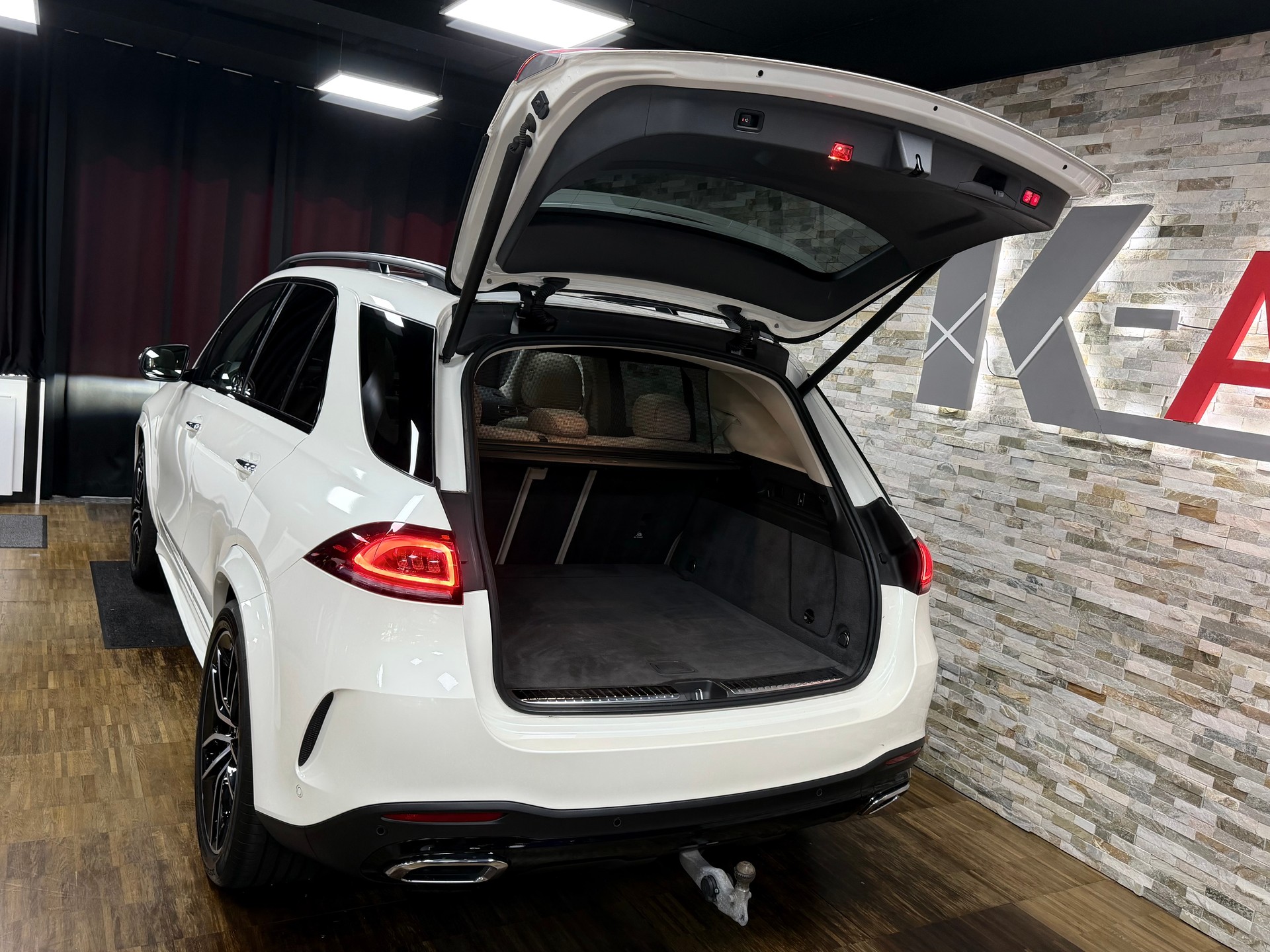 MERCEDES-BENZ GLE 400 d 4Matic AMG Line 9G-Tronic-image-27
