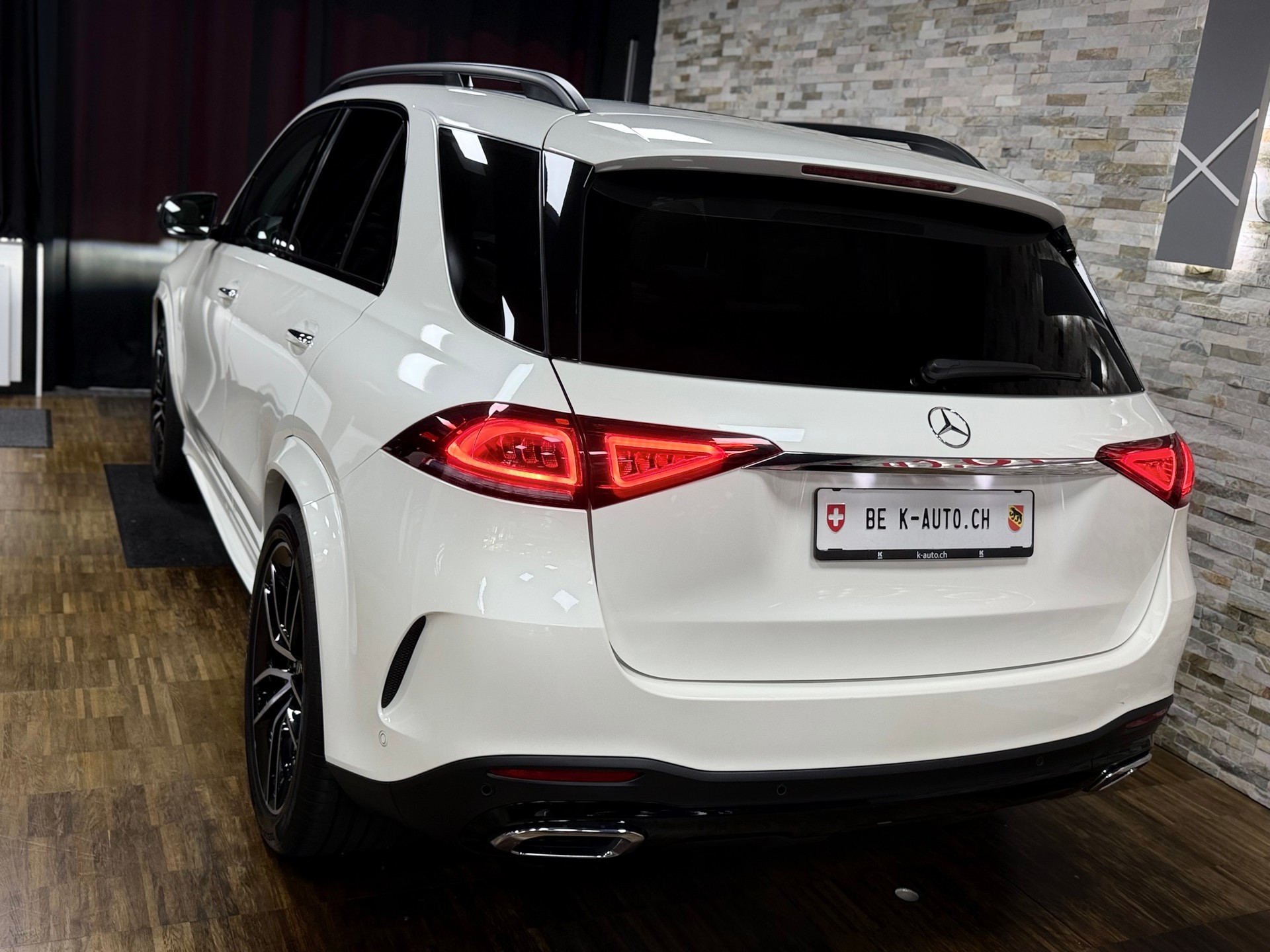 MERCEDES-BENZ GLE 400 d 4Matic AMG Line 9G-Tronic-showroom-element-2
