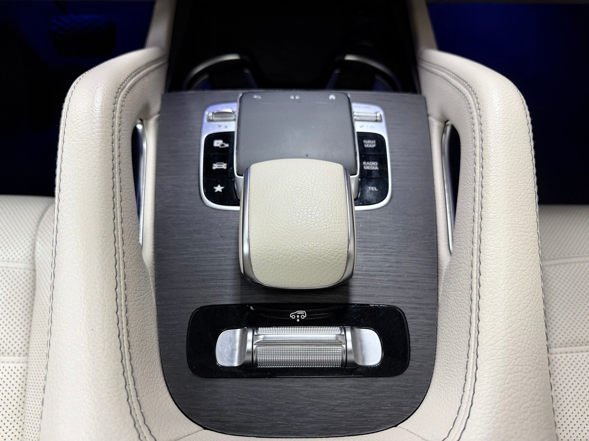 MERCEDES-BENZ GLE 400 d 4Matic AMG Line 9G-Tronic-image-16