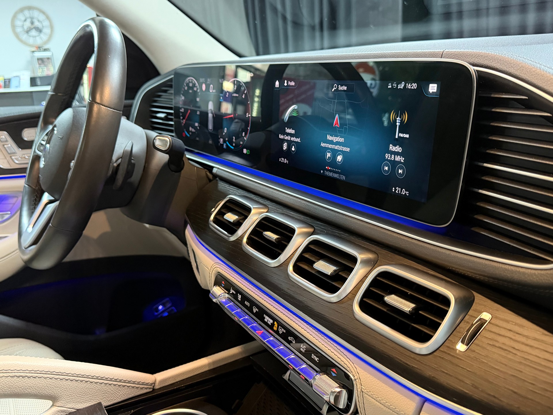 MERCEDES-BENZ GLE 400 d 4Matic AMG Line 9G-Tronic-image-15