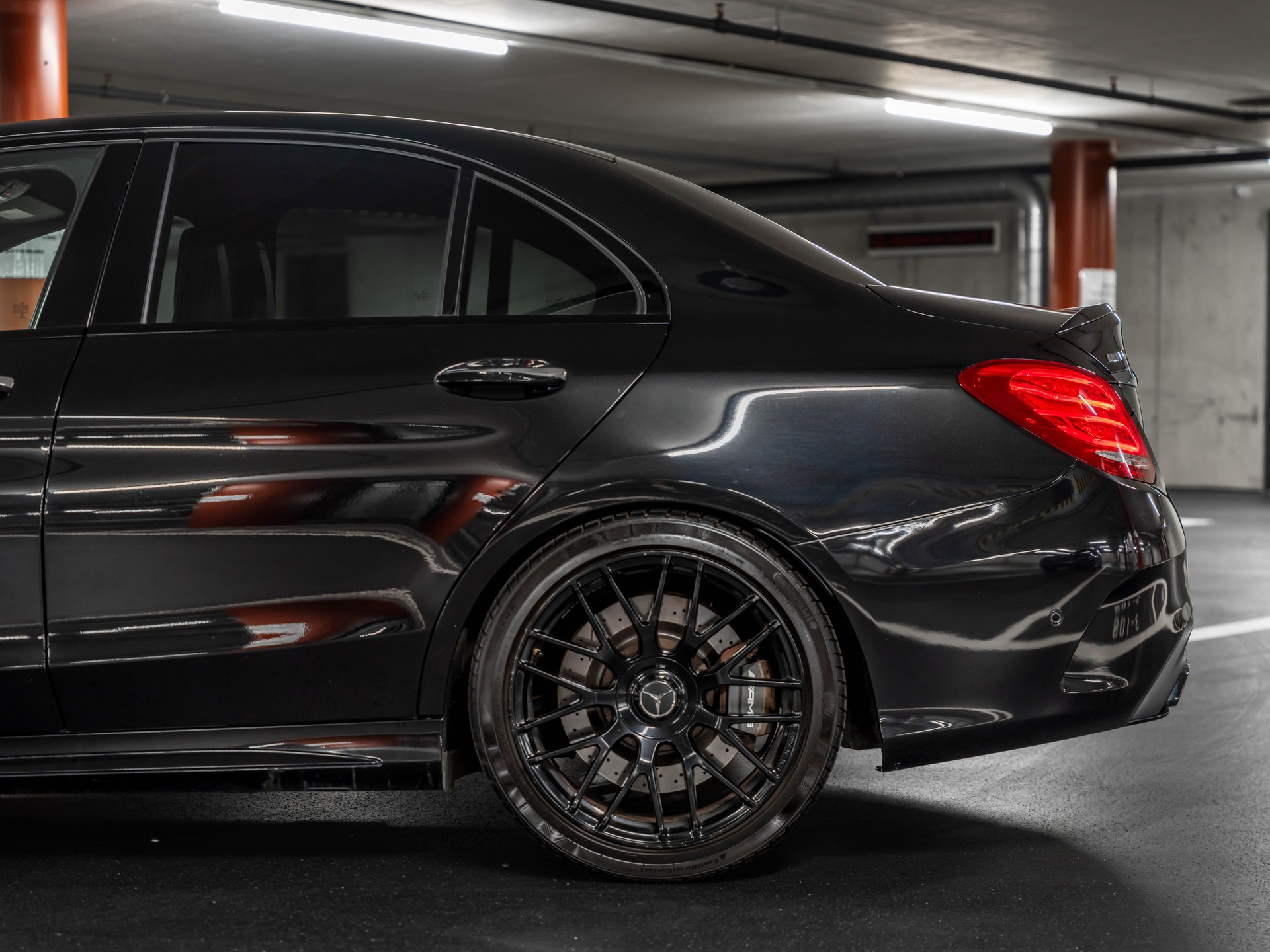 MERCEDES-BENZ C 63 AMG Speedshift-image-4