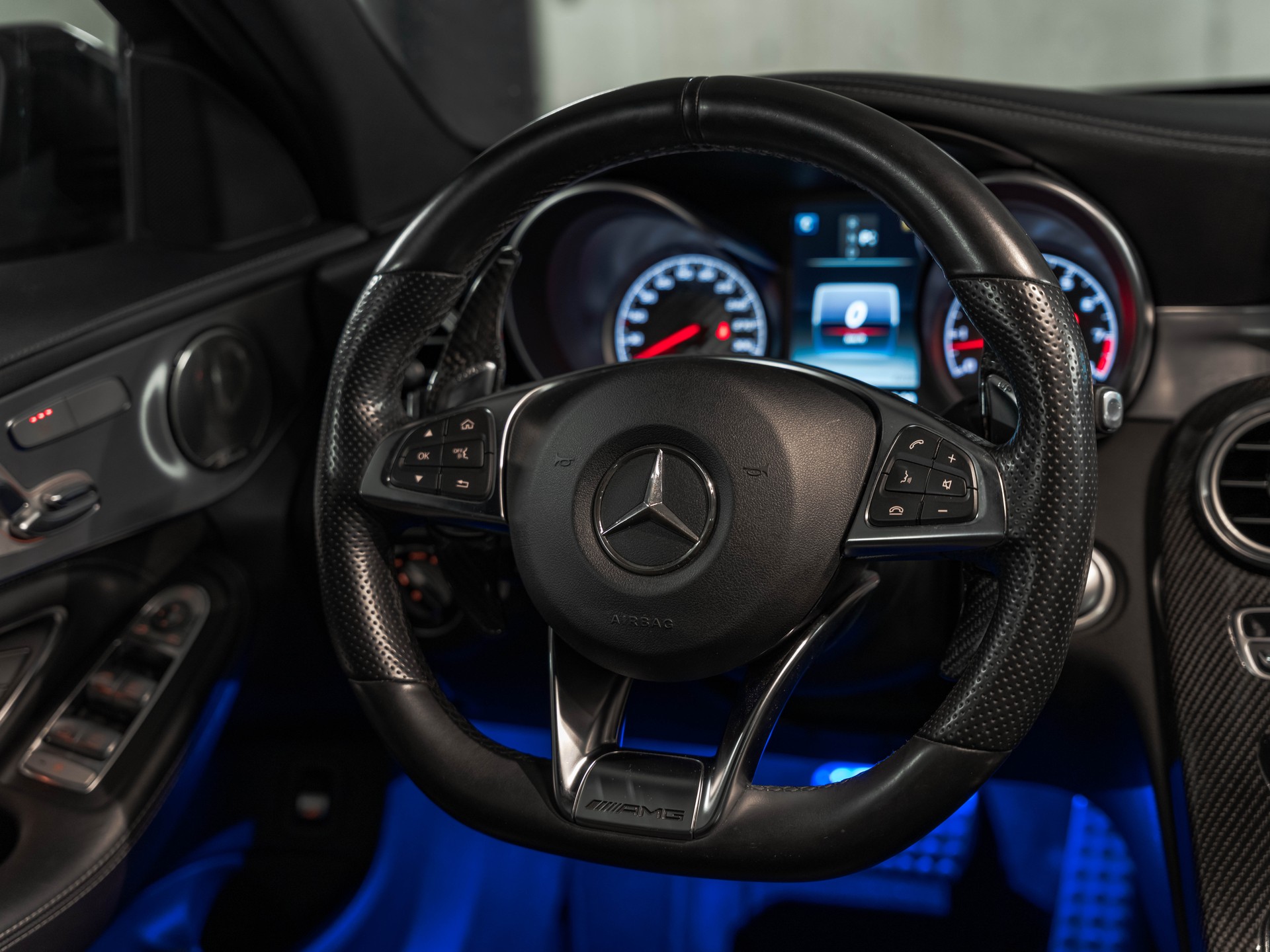 MERCEDES-BENZ C 63 AMG Speedshift-image-17