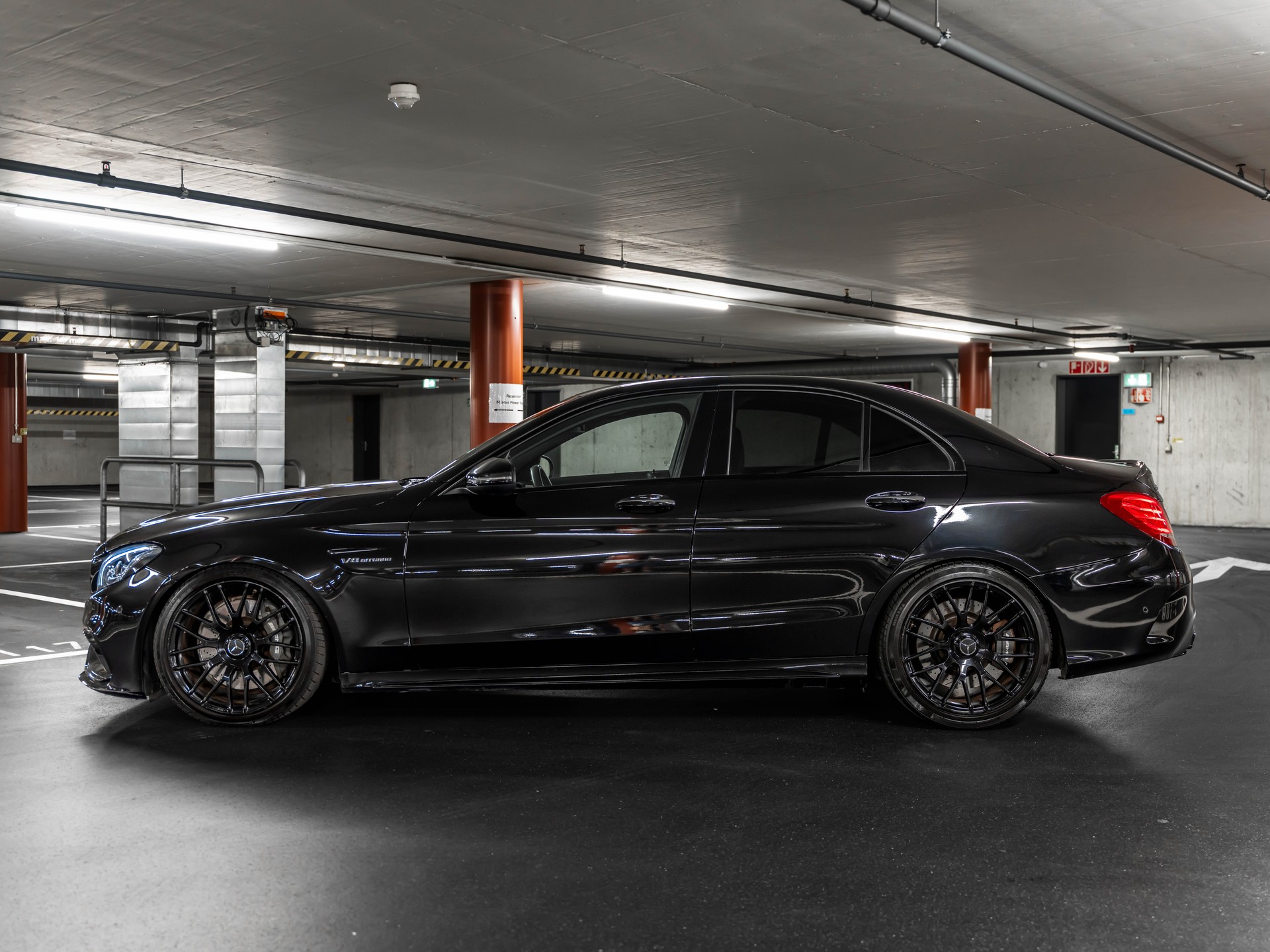 MERCEDES-BENZ C 63 AMG Speedshift-image-5