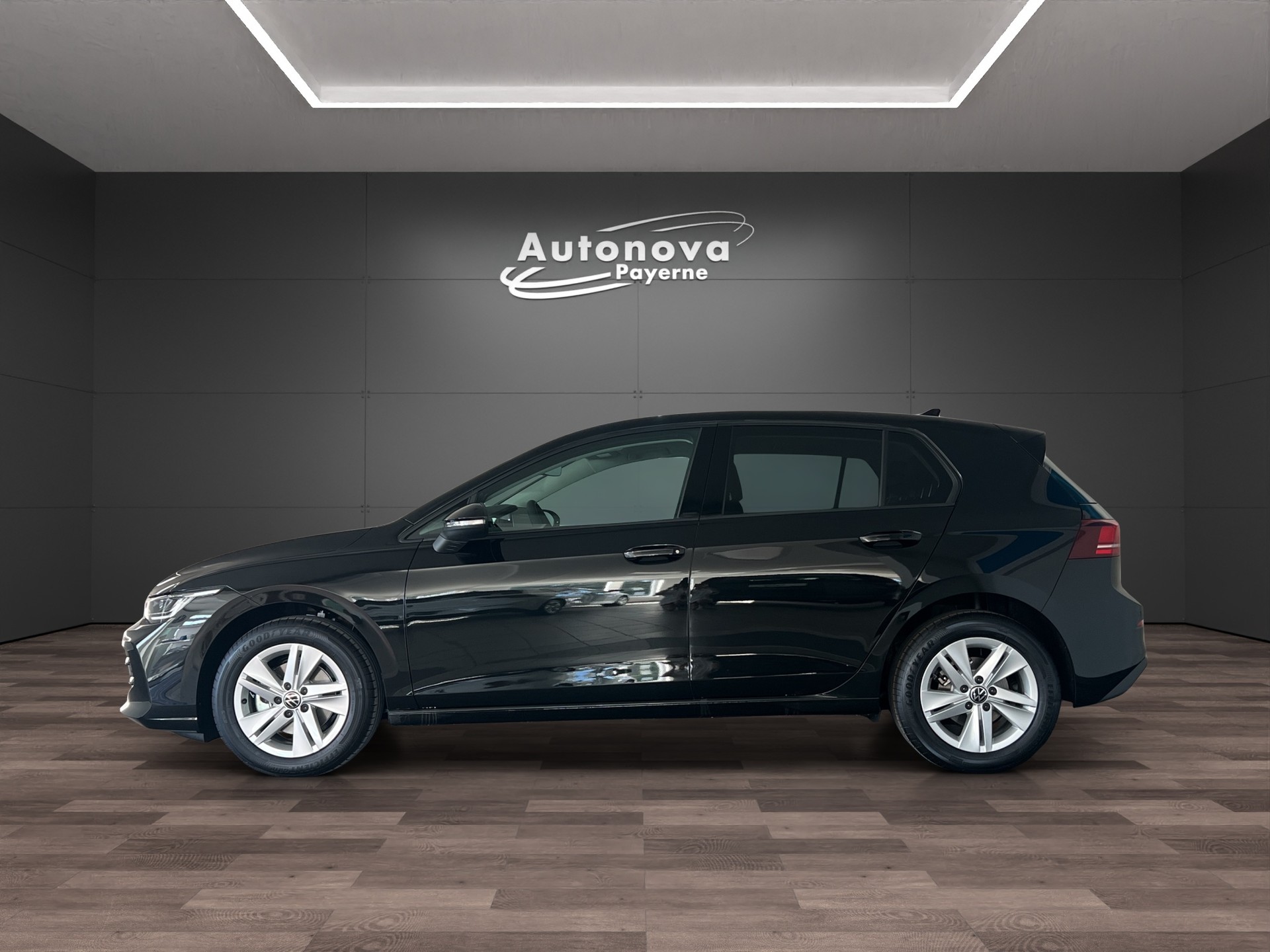 VW Golf 1.5 e TSI mHEV Basis DSG-image-2