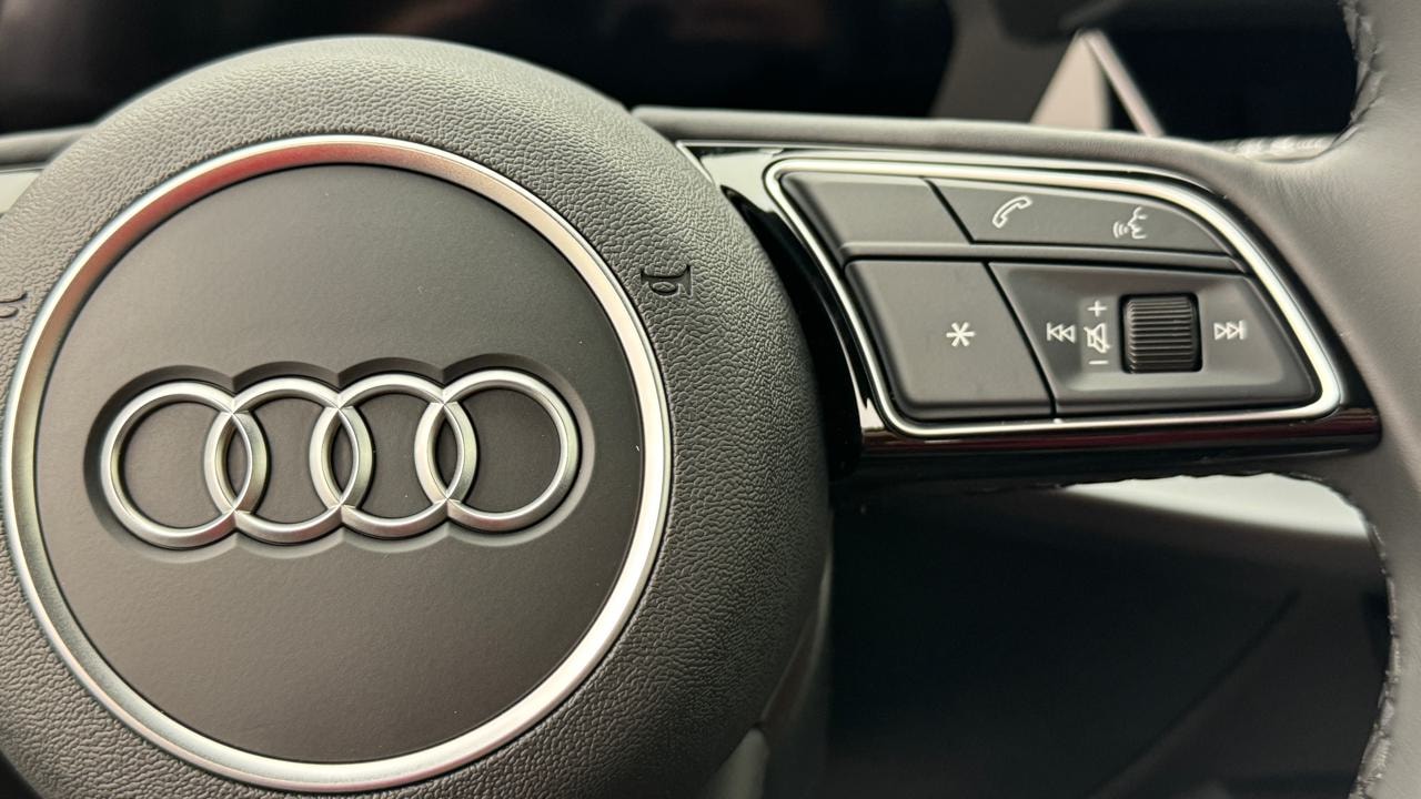 AUDI A3 Sportback TFSI 110 KW S Line-image-9