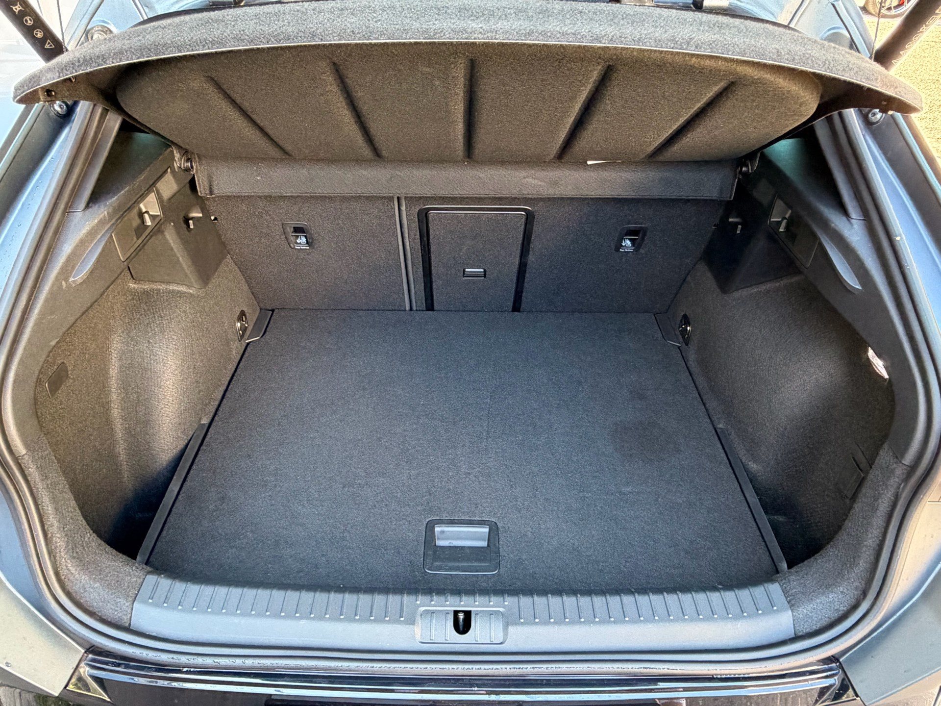 CUPRA Formentor VZ 2.0 TSI 333 PS 4Drive *** PANORAMADACH & SONDERLACK ENCELADUS GRAU MATT ***-image-29