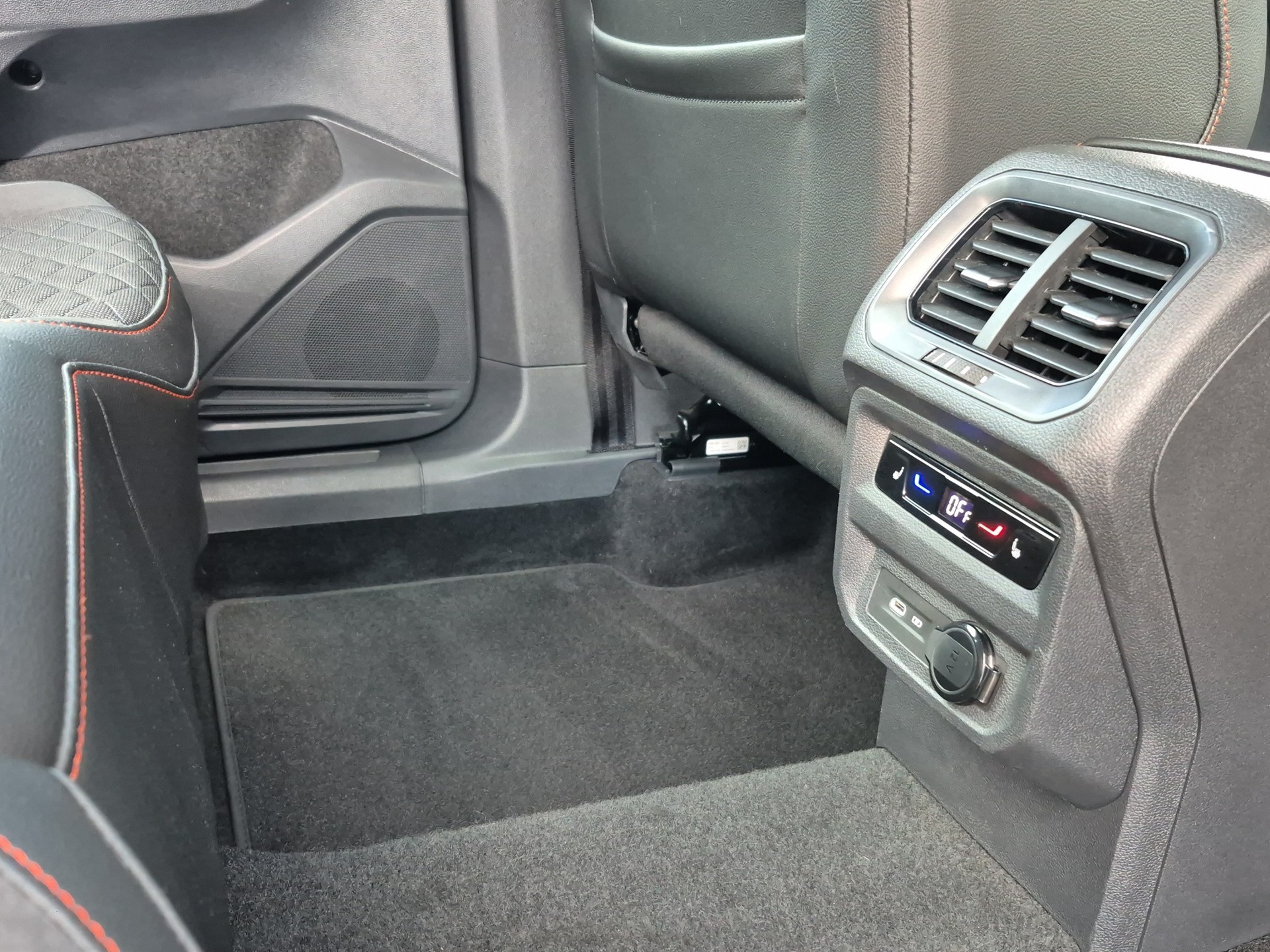 SEAT Tarraco 2.0 TDI CR FR 4Drive DSG *Anhängerkupplung*-image-12