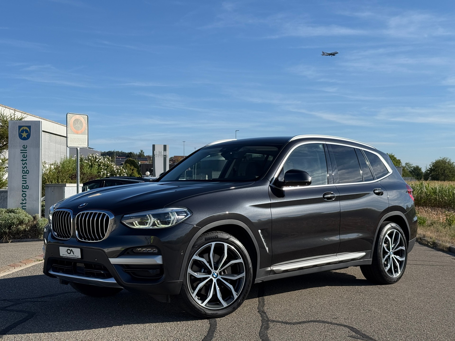 BMW X3 xDrive 30i X-LINE Steptronic - *1.HAND / AHK 2.4t* - *MEGA-AUSSTATTUNG* - *8-FACH ALU* - *GARANTIE*-image-1