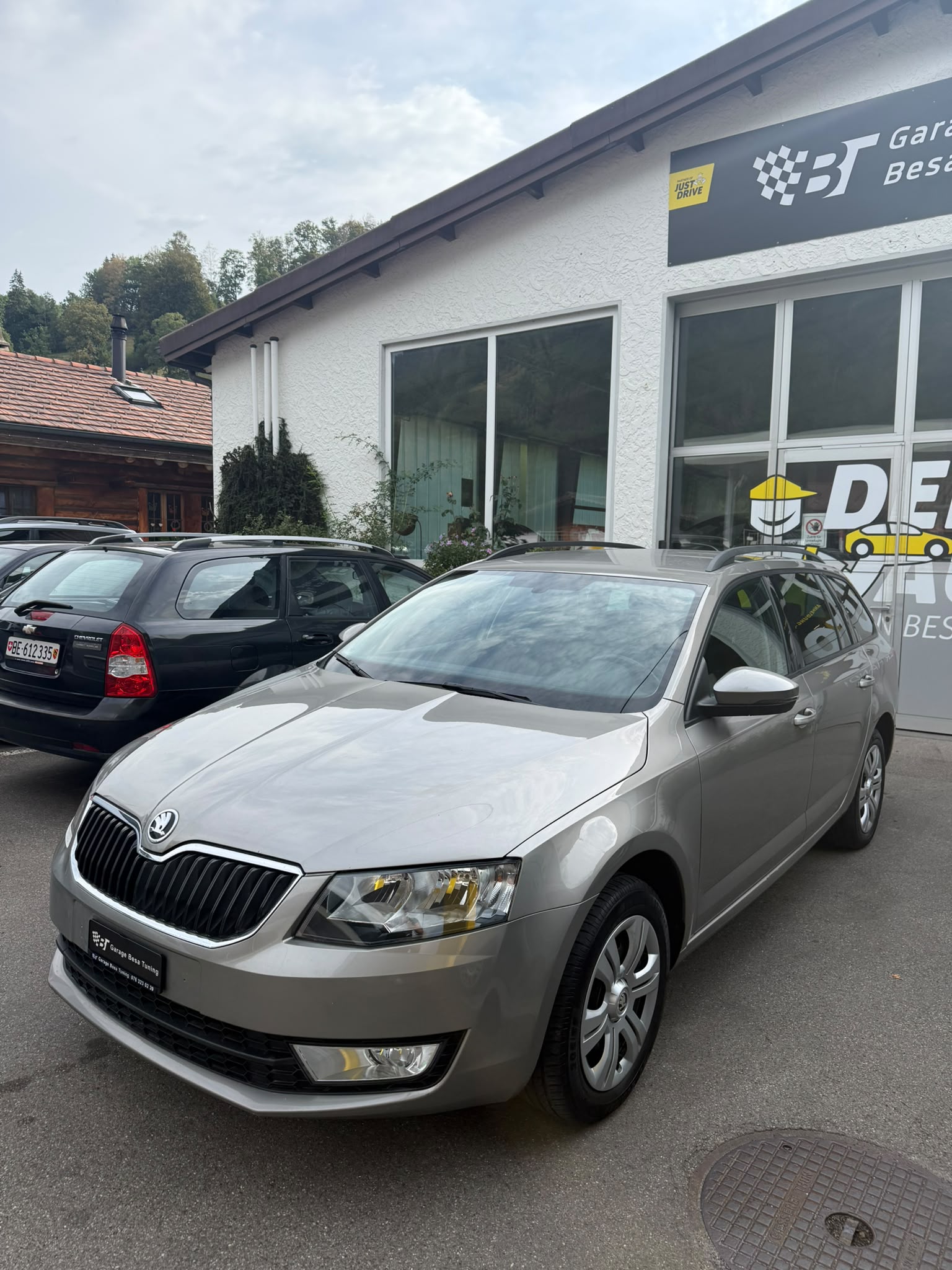 SKODA Octavia Combi 1.6 TDI Style 4x4-image-1