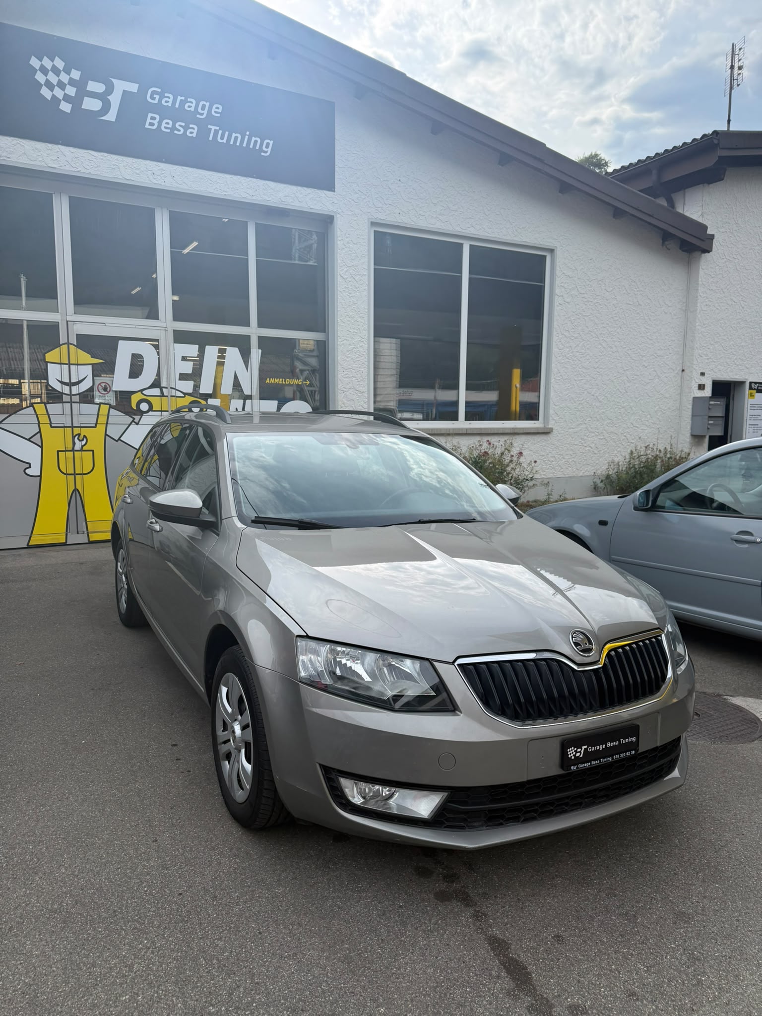 SKODA Octavia Combi 1.6 TDI Style 4x4-image-13