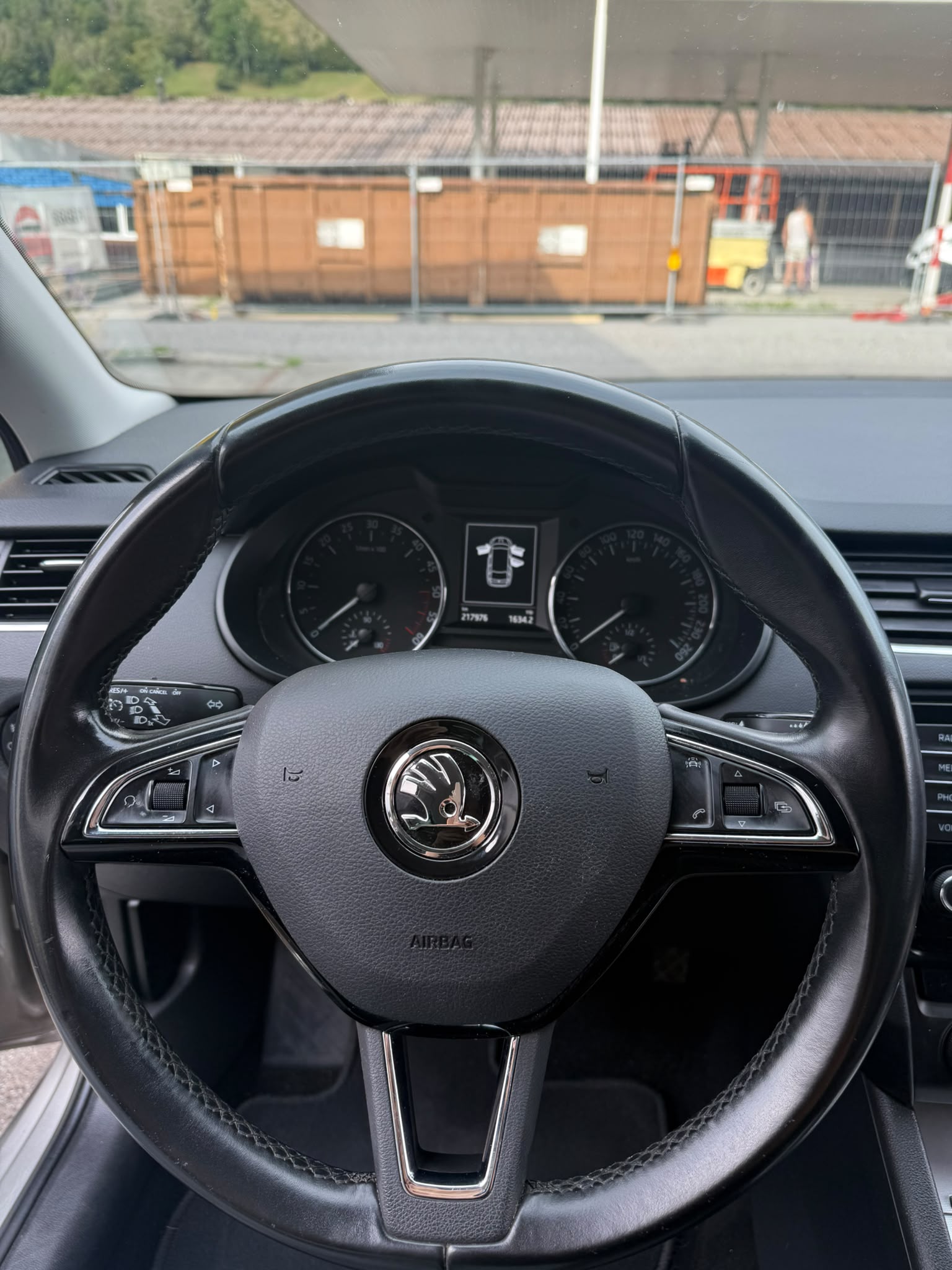 SKODA Octavia Combi 1.6 TDI Style 4x4-image-4