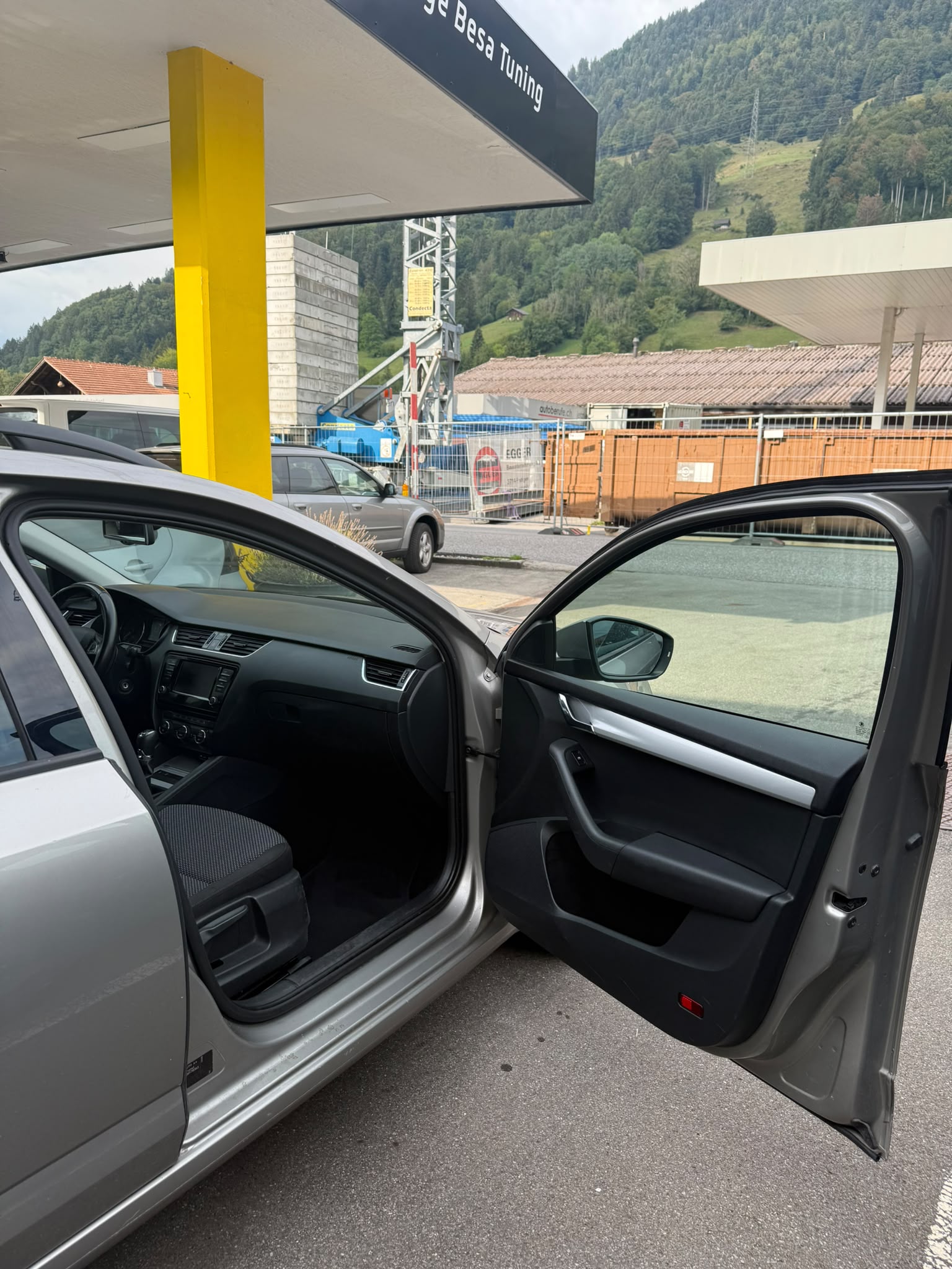 SKODA Octavia Combi 1.6 TDI Style 4x4-image-6