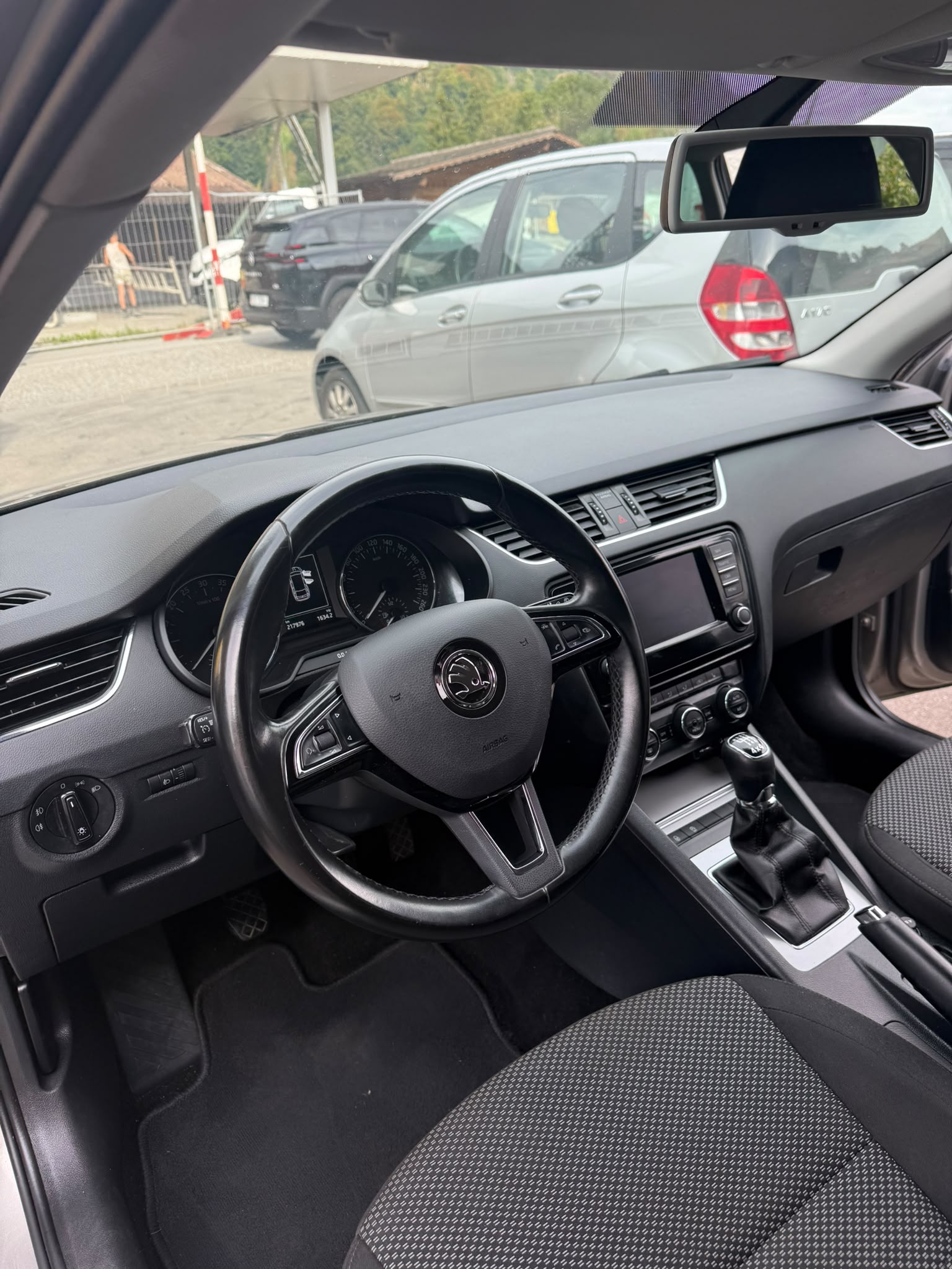 SKODA Octavia Combi 1.6 TDI Style 4x4-image-3