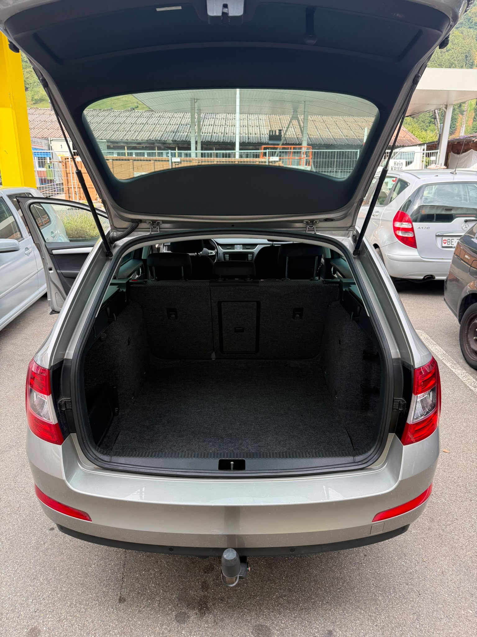 SKODA Octavia Combi 1.6 TDI Style 4x4-image-12
