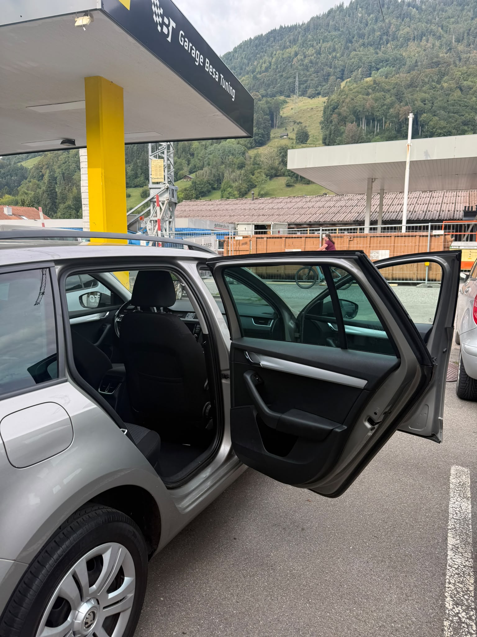SKODA Octavia Combi 1.6 TDI Style 4x4-image-7