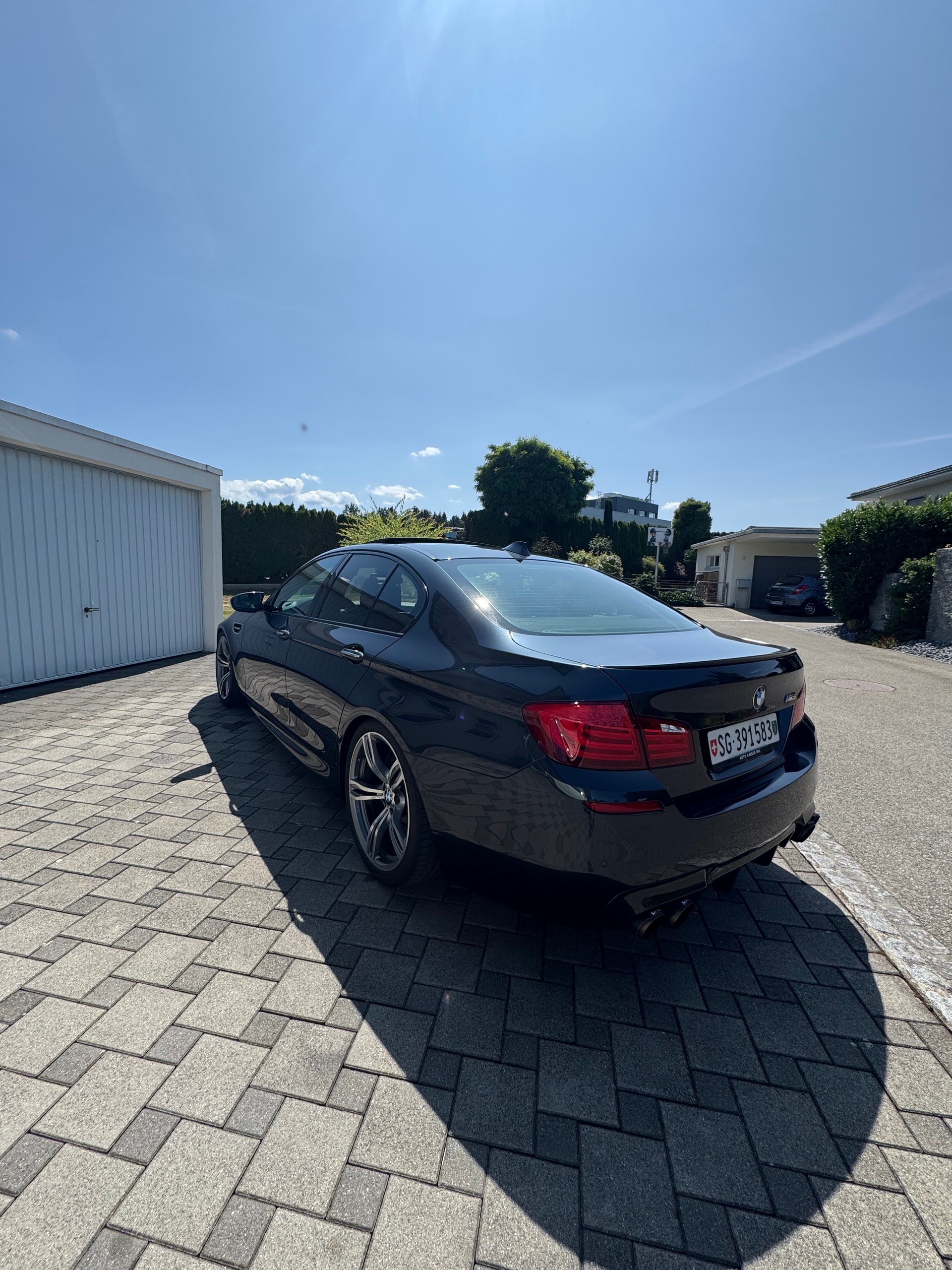 BMW M5-image-3