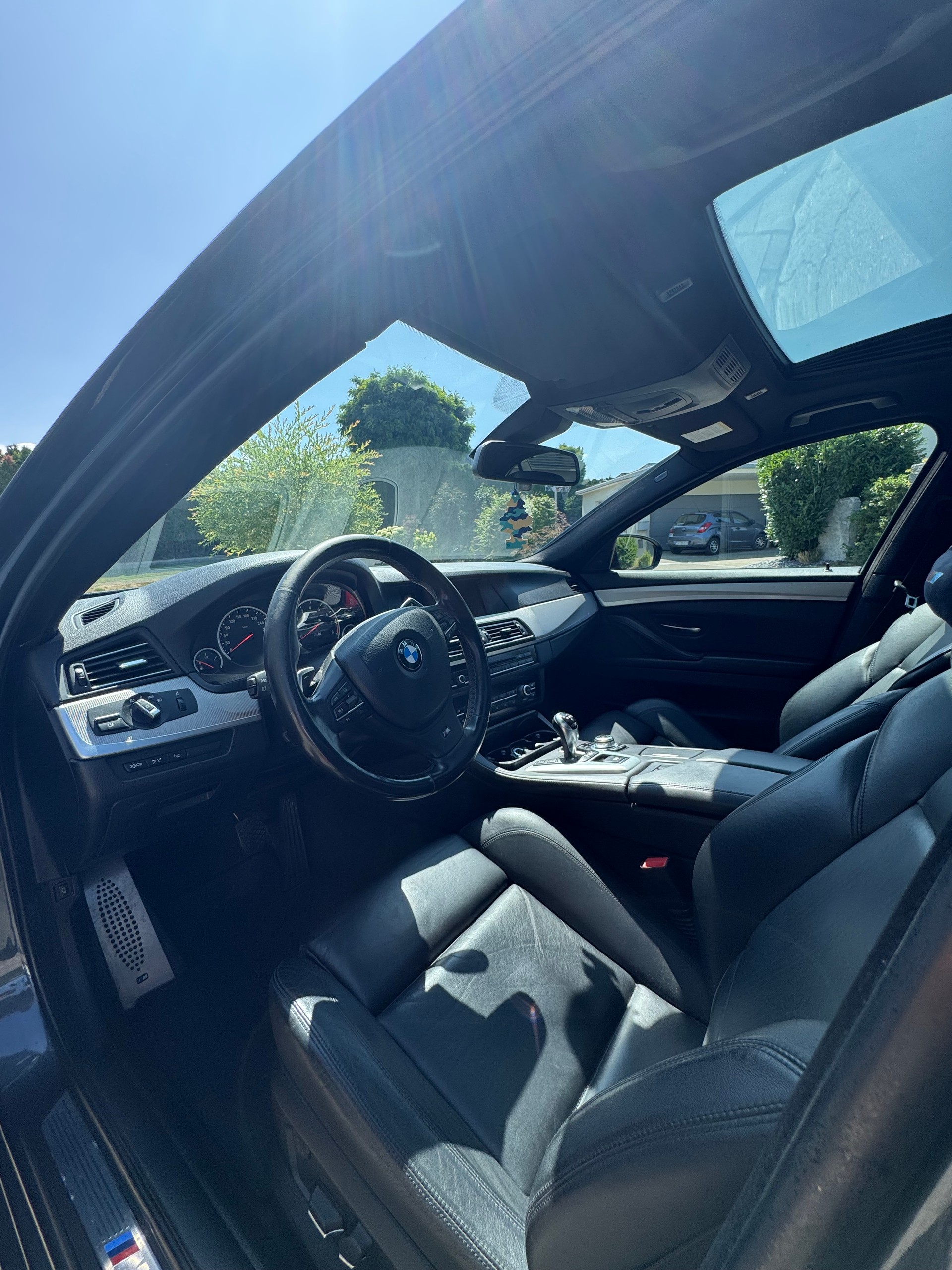 BMW M5-image-5