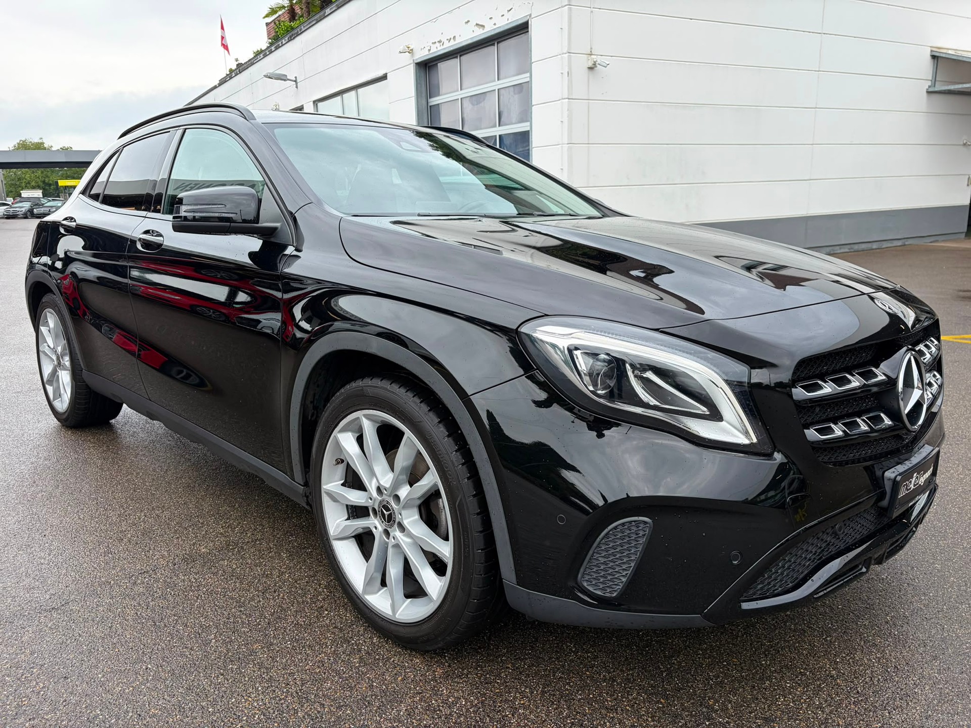 MERCEDES-BENZ GLA 200 Night Star-image-2