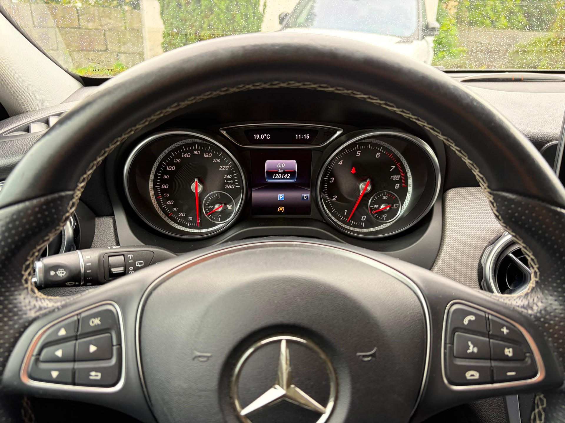 MERCEDES-BENZ GLA 200 Night Star-image-10
