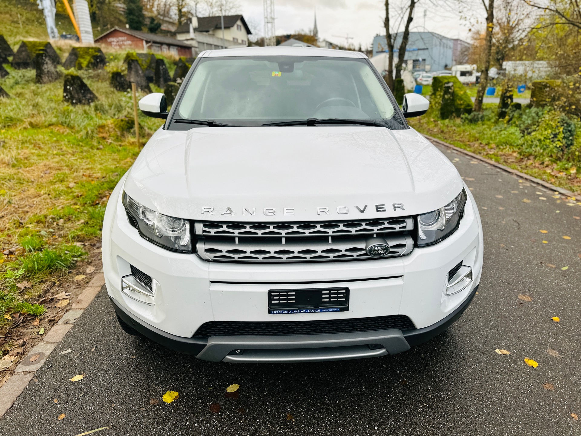LAND ROVER Range Rover Evoque 2.2 TD4 Pure AT9-image-4