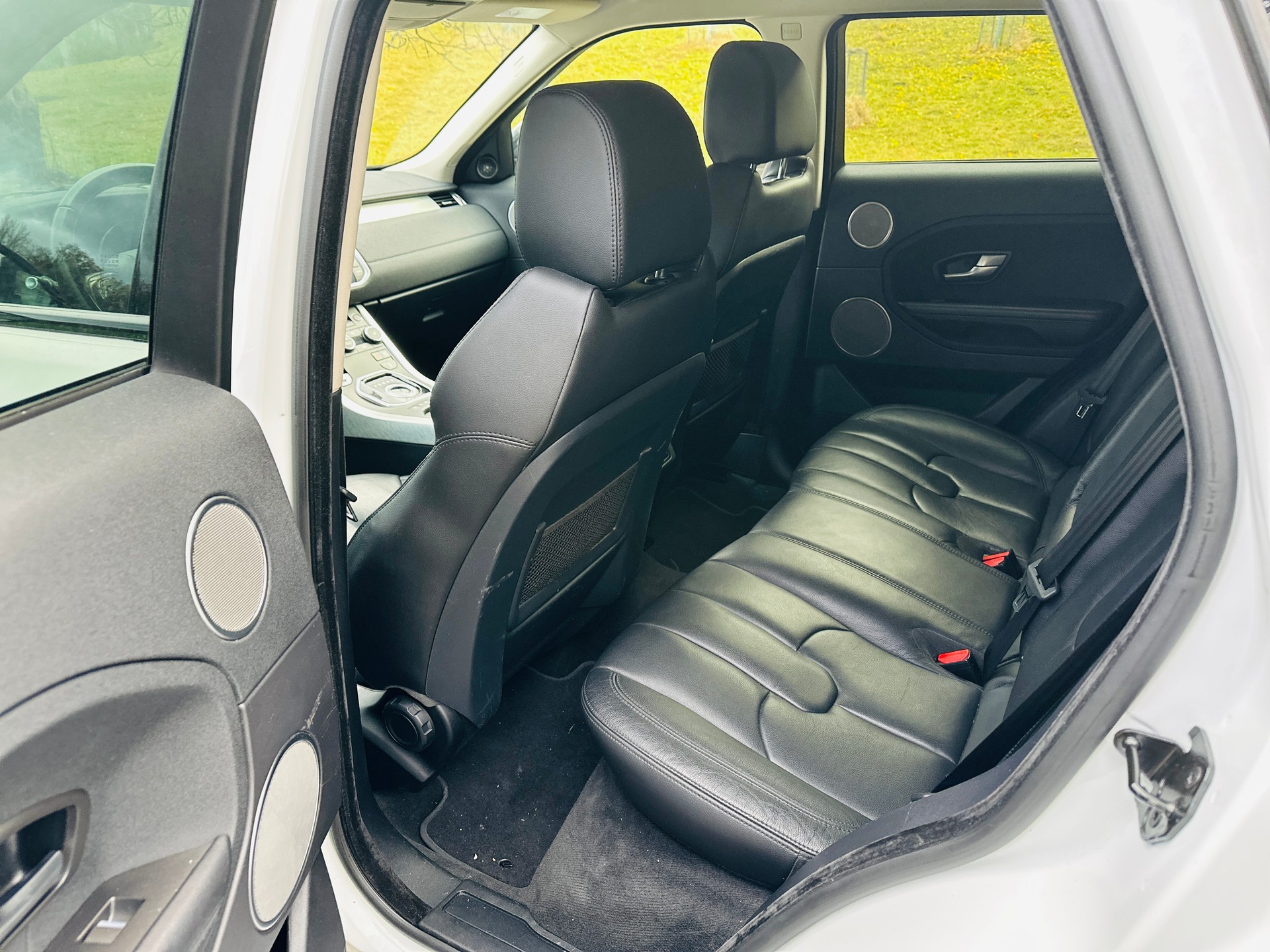 LAND ROVER Range Rover Evoque 2.2 TD4 Pure AT9-image-13