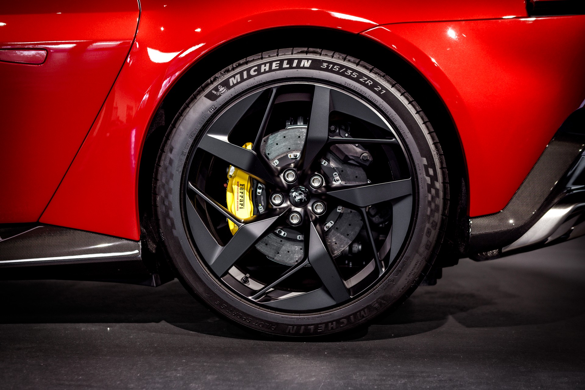 FERRARI 12 Cilindri-image-6