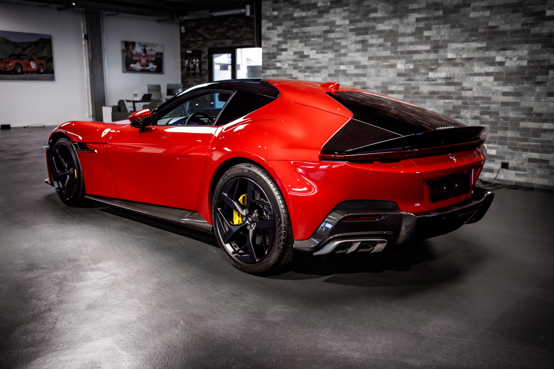 FERRARI 12 Cilindri-image-3