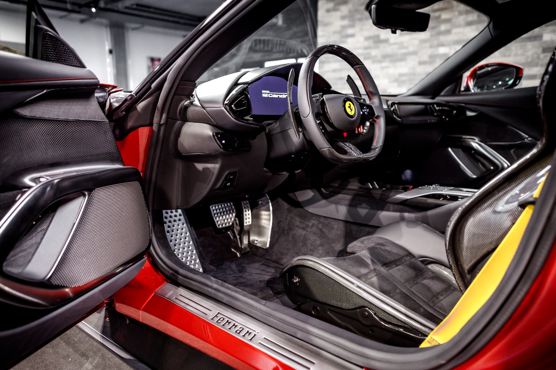 FERRARI 12 Cilindri-image-8