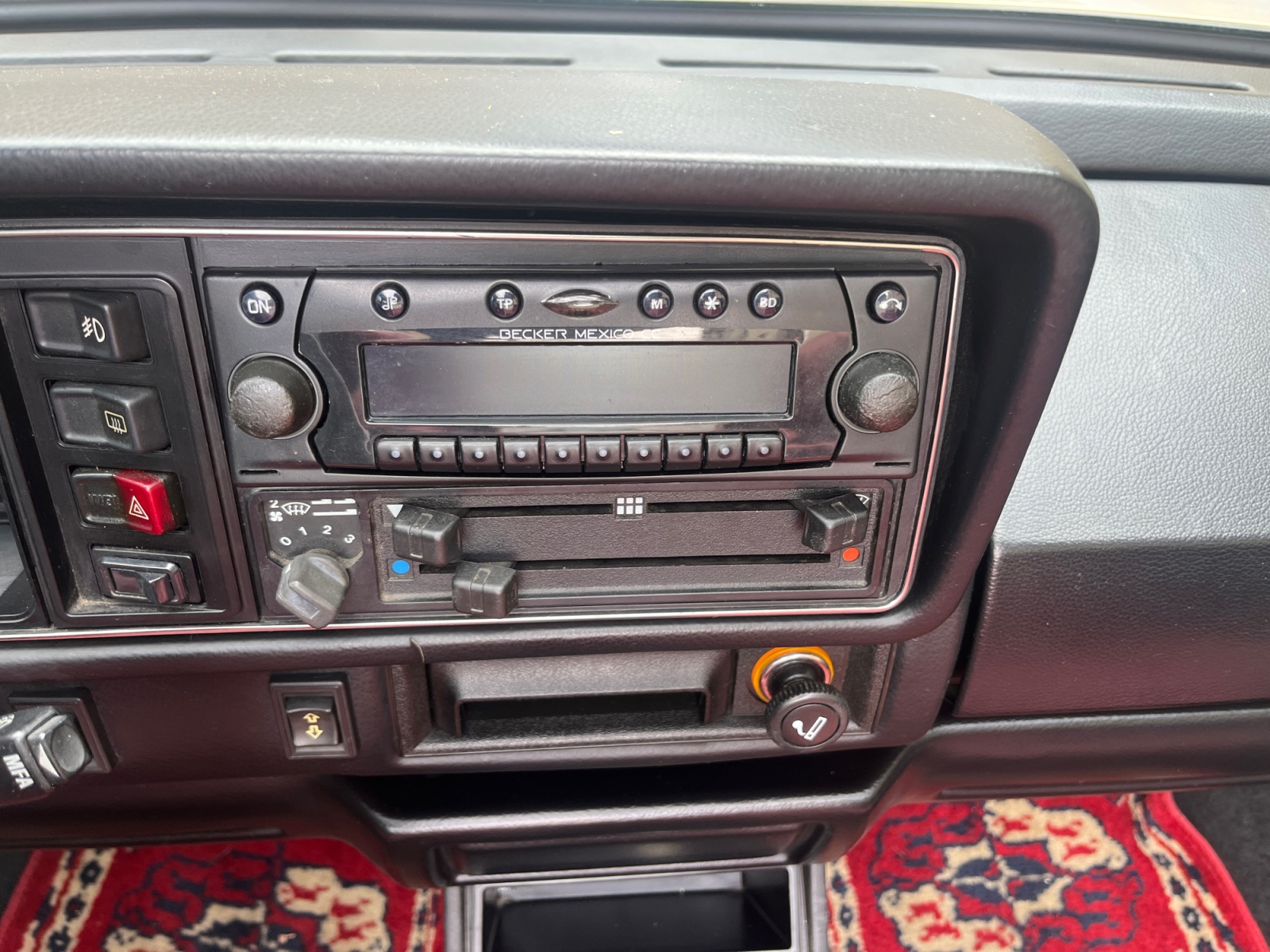 VW Golf Cabriolet 1800 GLI * SPEZIAL * VETERAN * Service gepflegt *-image-11