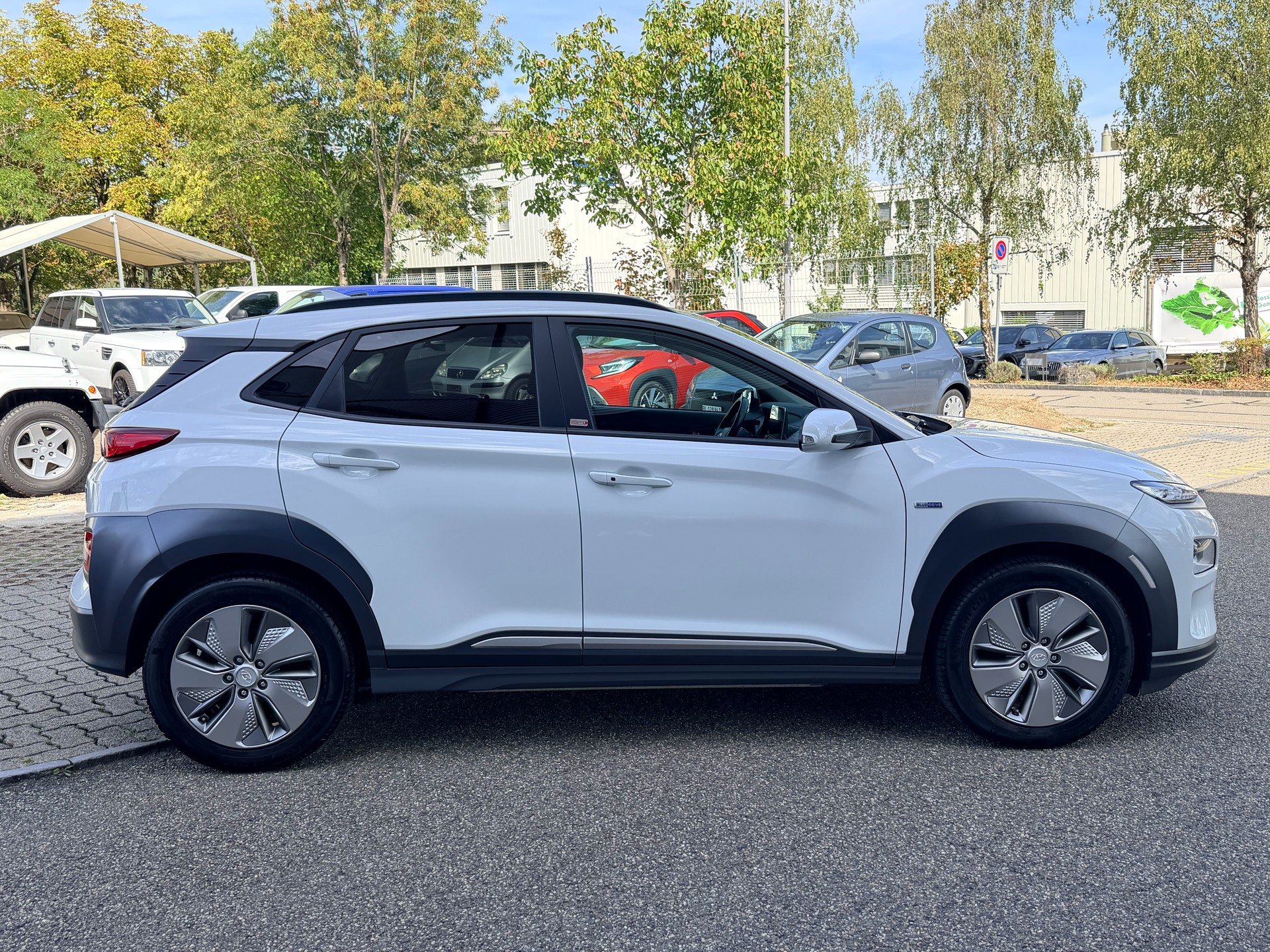 HYUNDAI Kona EV Vertex-showroom-element-1