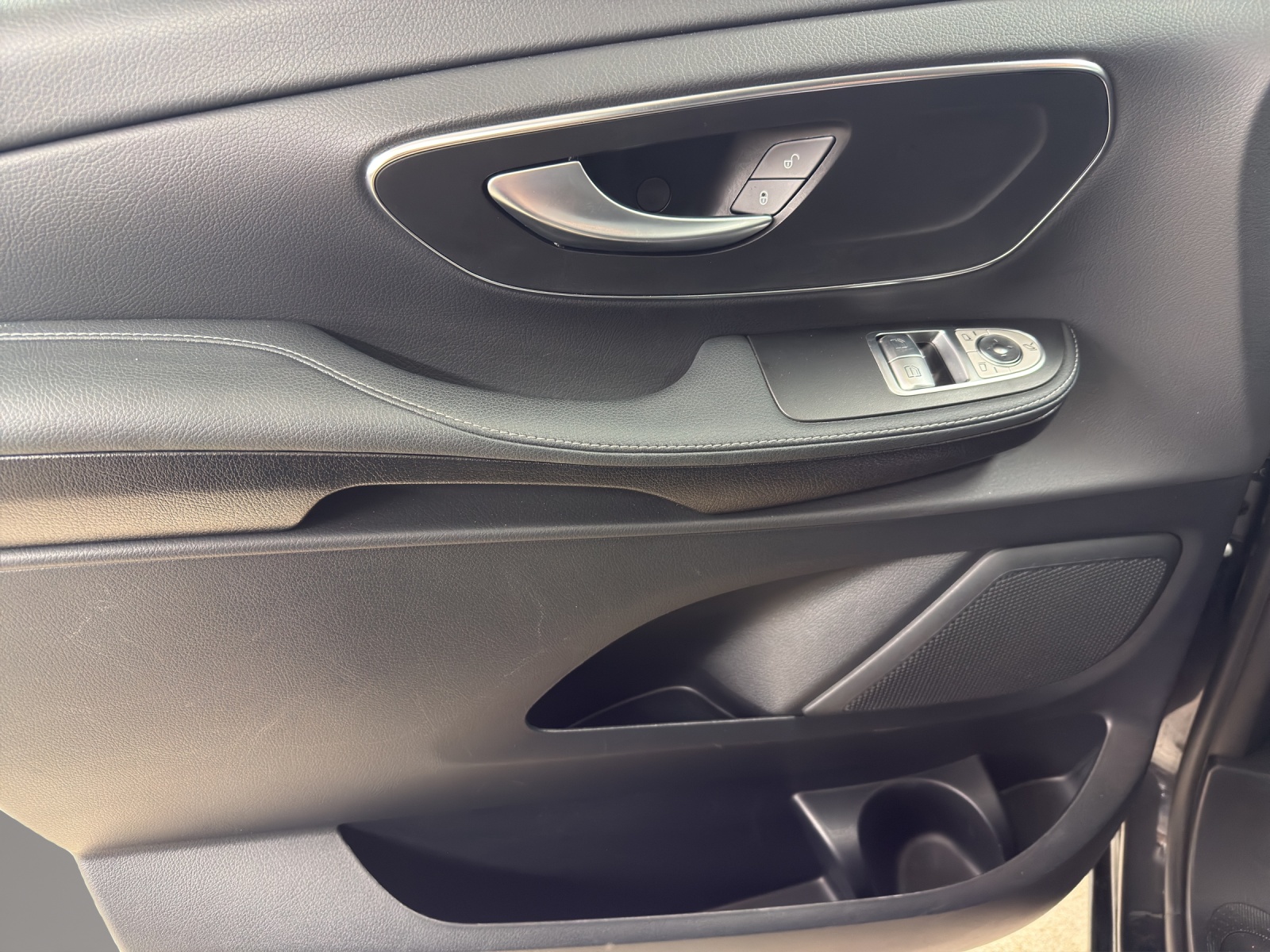 MERCEDES-BENZ V 250 d Avantgarde L 4M-image-12