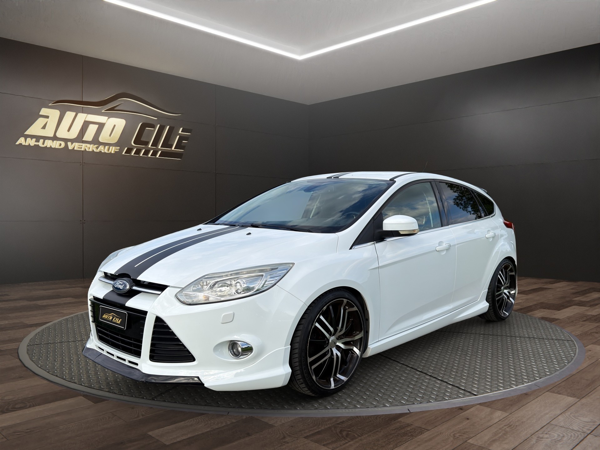 FORD Focus 1.6 SCTi Titanium-image-0