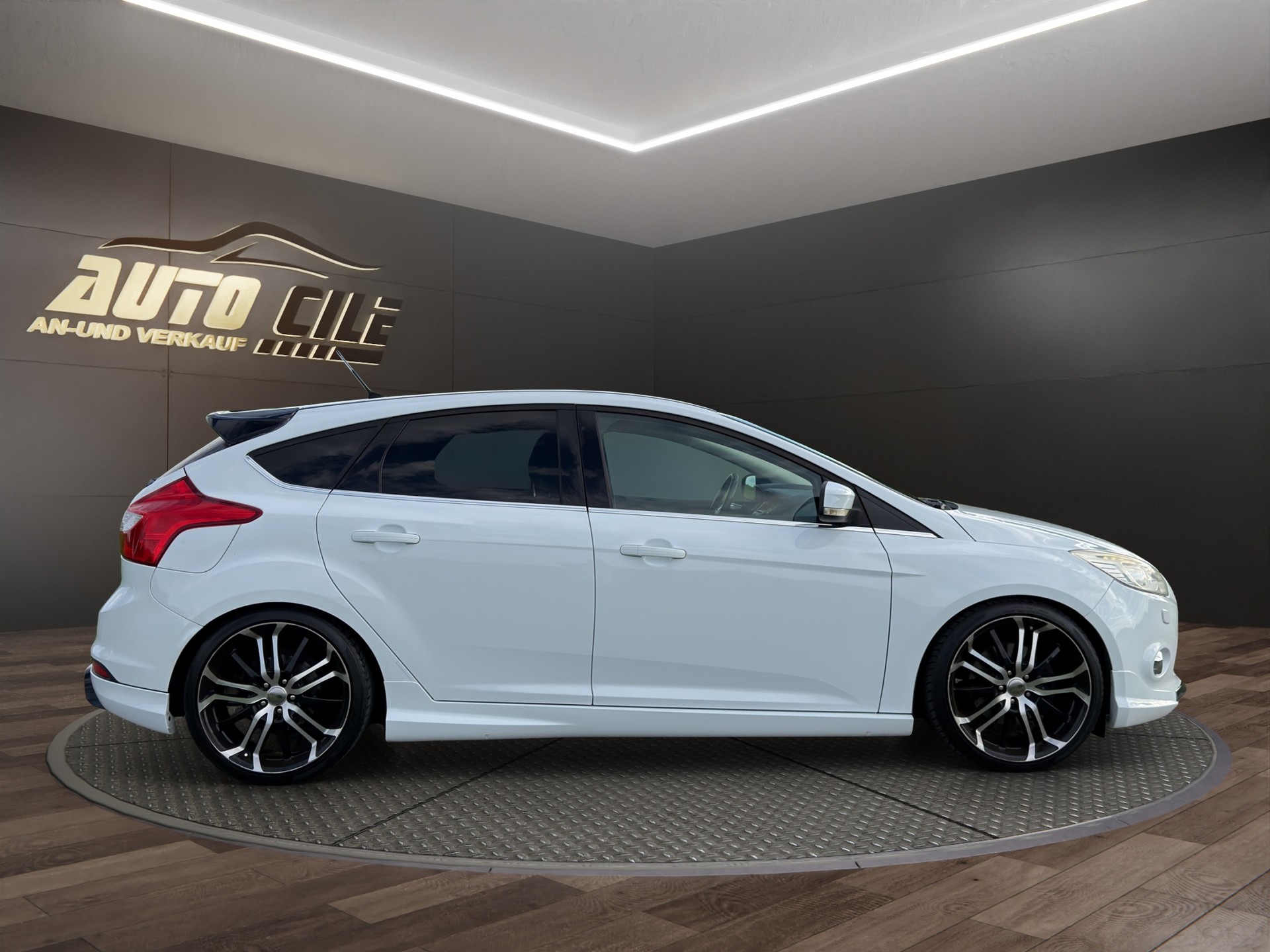 FORD Focus 1.6 SCTi Titanium-image-4