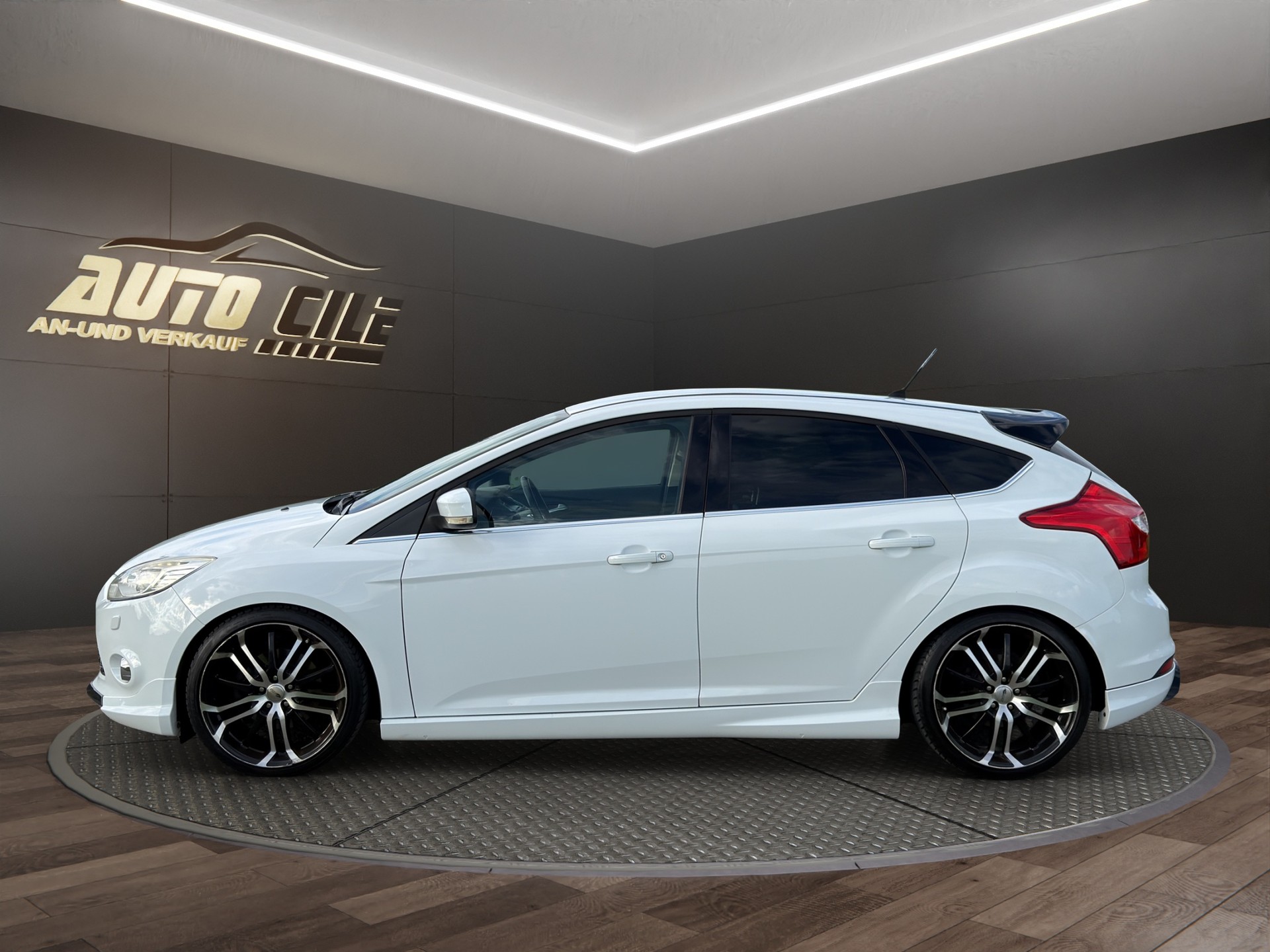 FORD Focus 1.6 SCTi Titanium-image-3