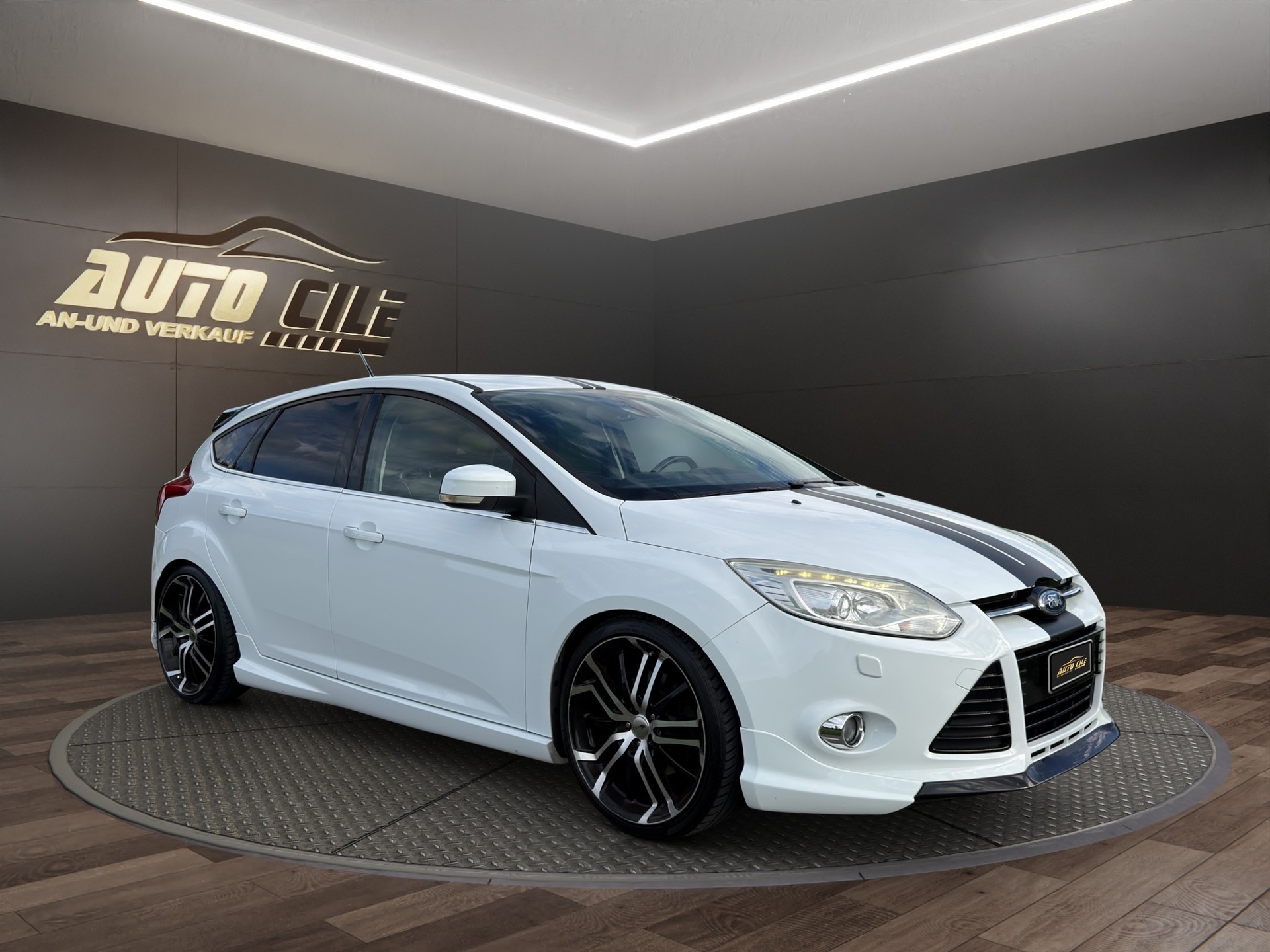 FORD Focus 1.6 SCTi Titanium-image-2