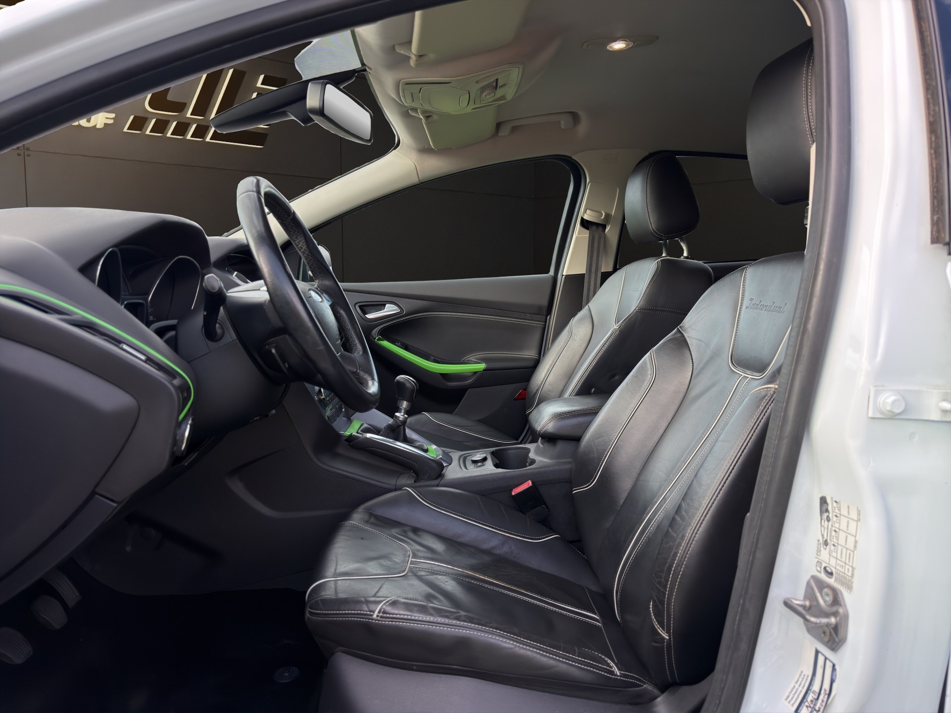 FORD Focus 1.6 SCTi Titanium-image-8