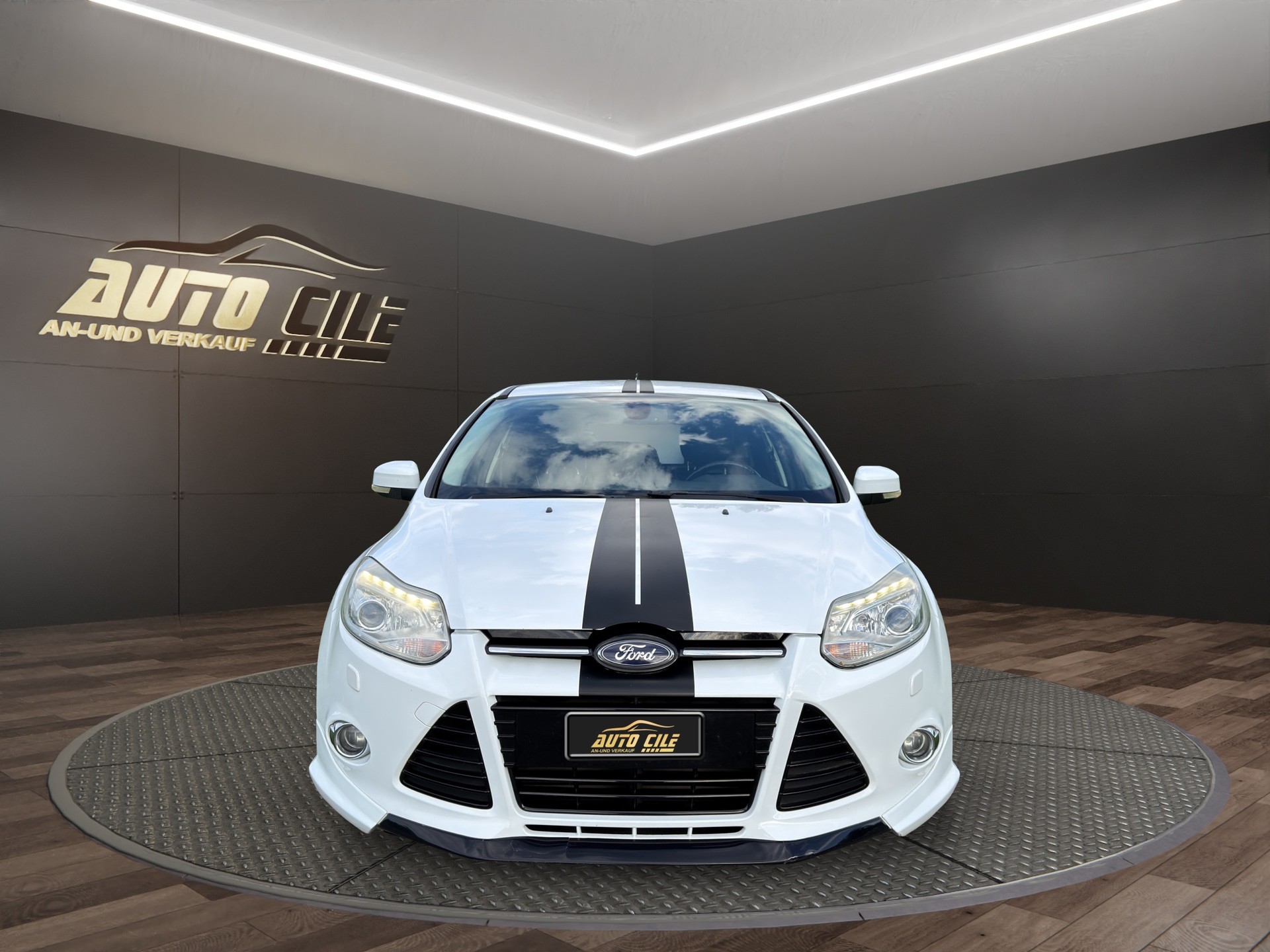 FORD Focus 1.6 SCTi Titanium-image-1