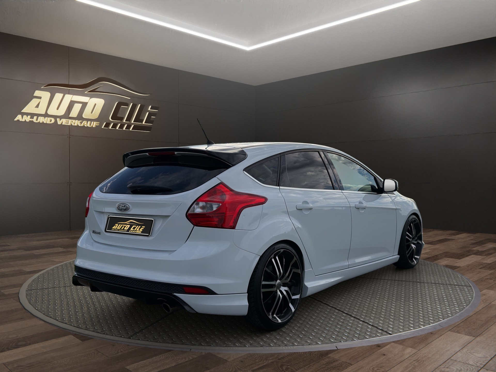 FORD Focus 1.6 SCTi Titanium-image-7
