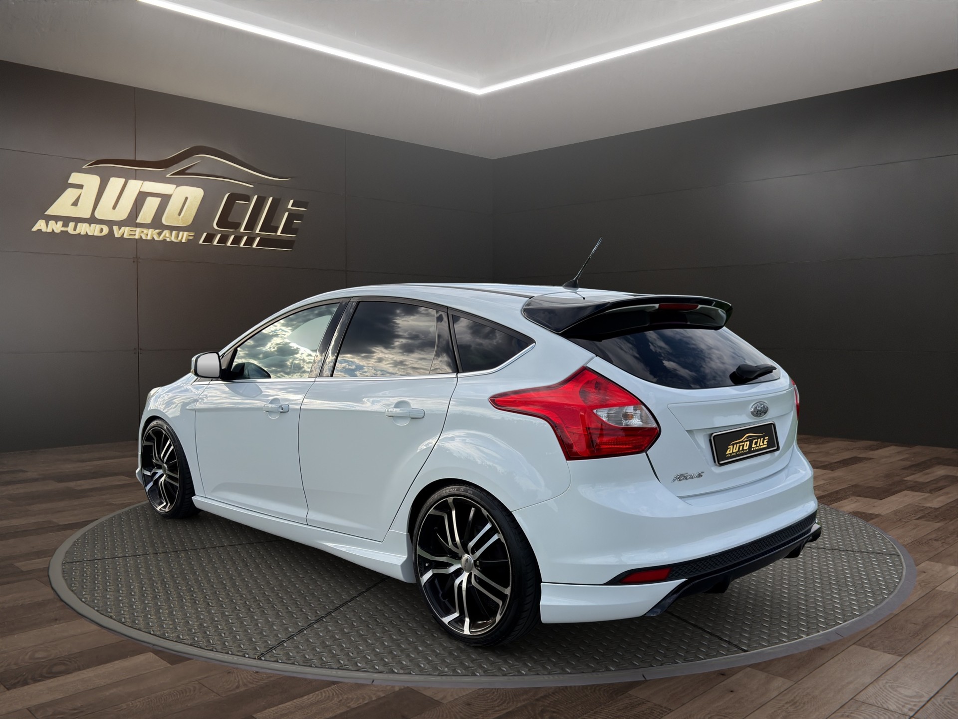 FORD Focus 1.6 SCTi Titanium-image-5