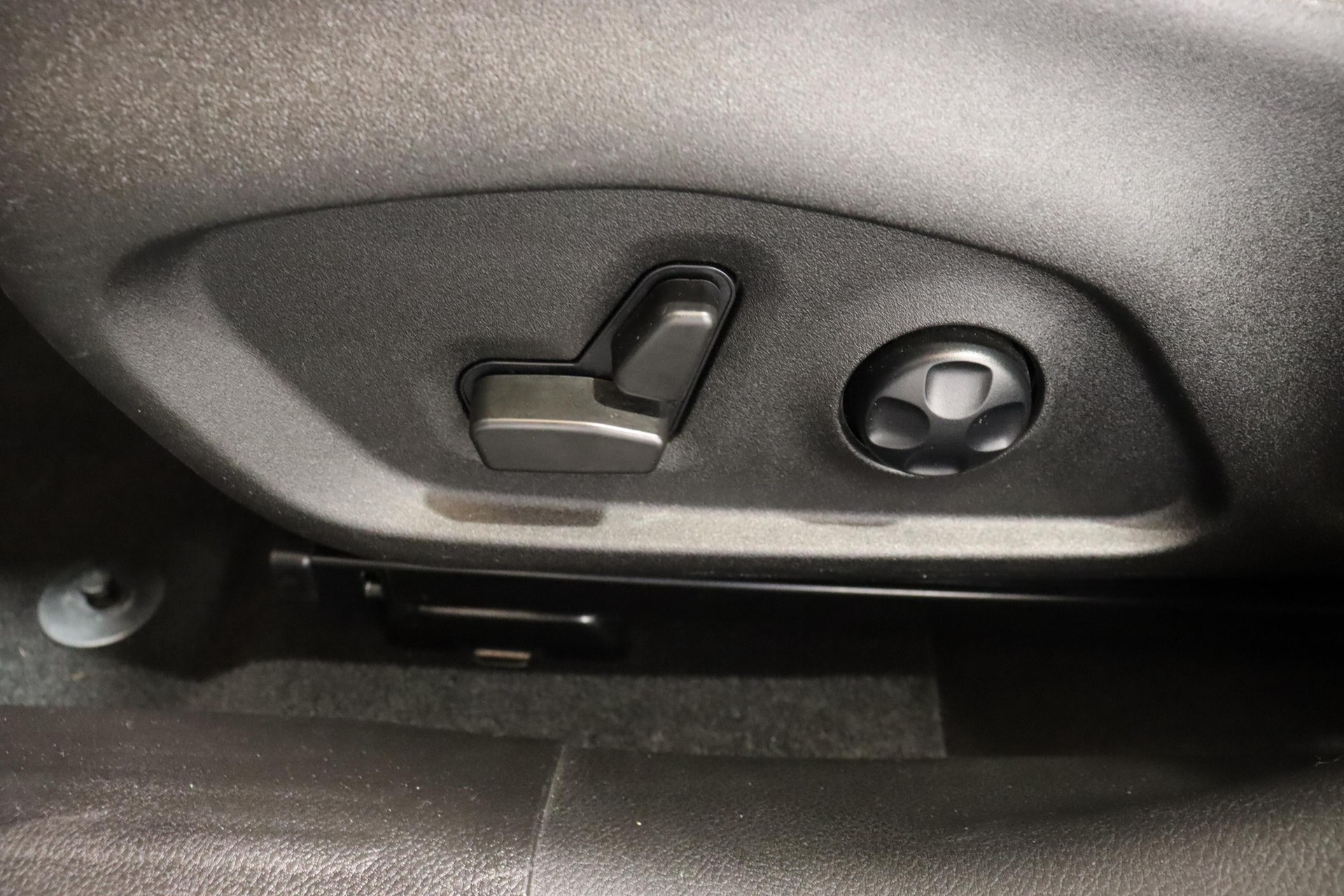 JEEP Renegade 1.3 Limited 4xe-image-17